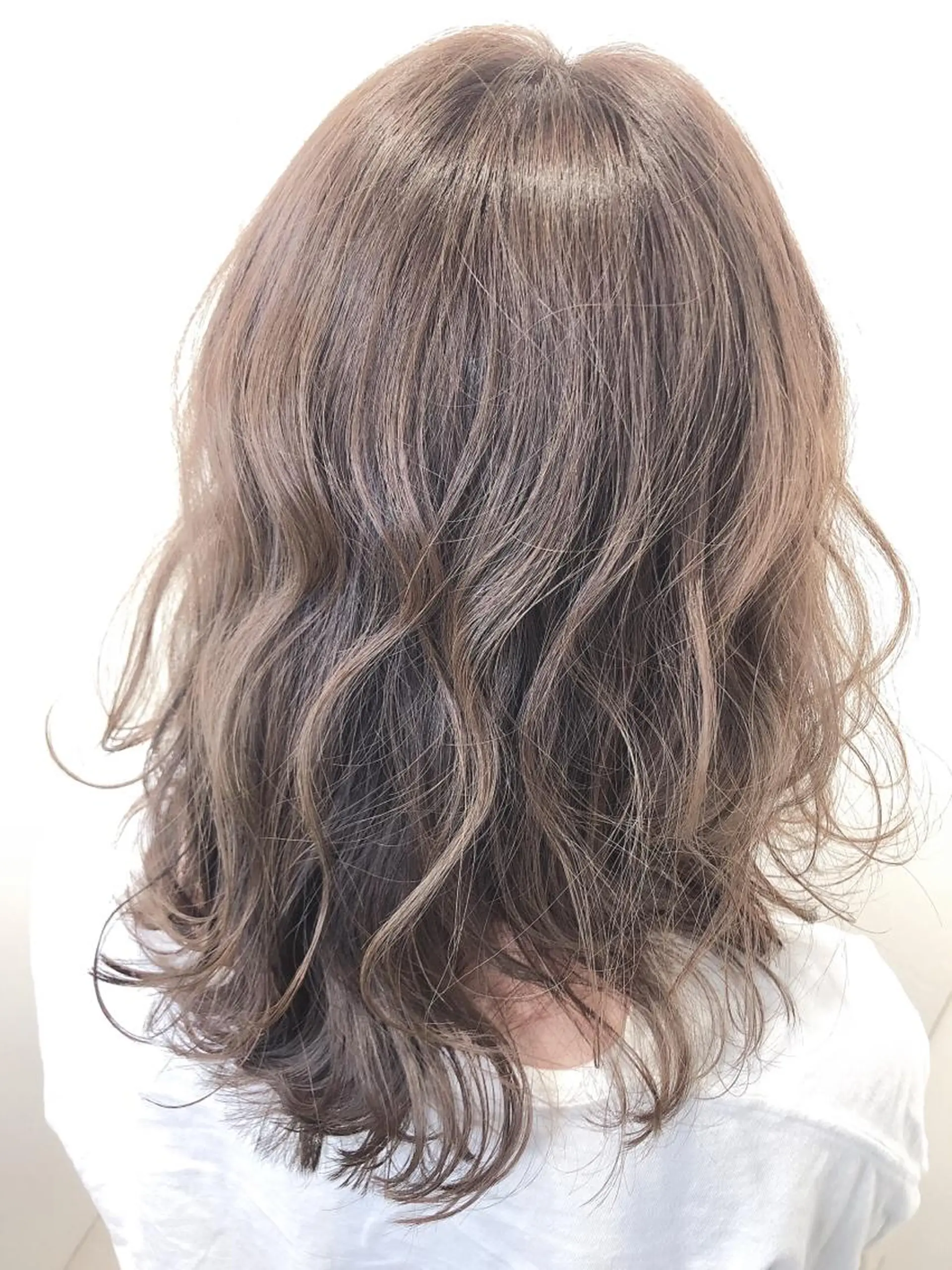 ミディアム カラー ベージュカラー ヘアカラー 田中 アキオのヘアスタイル