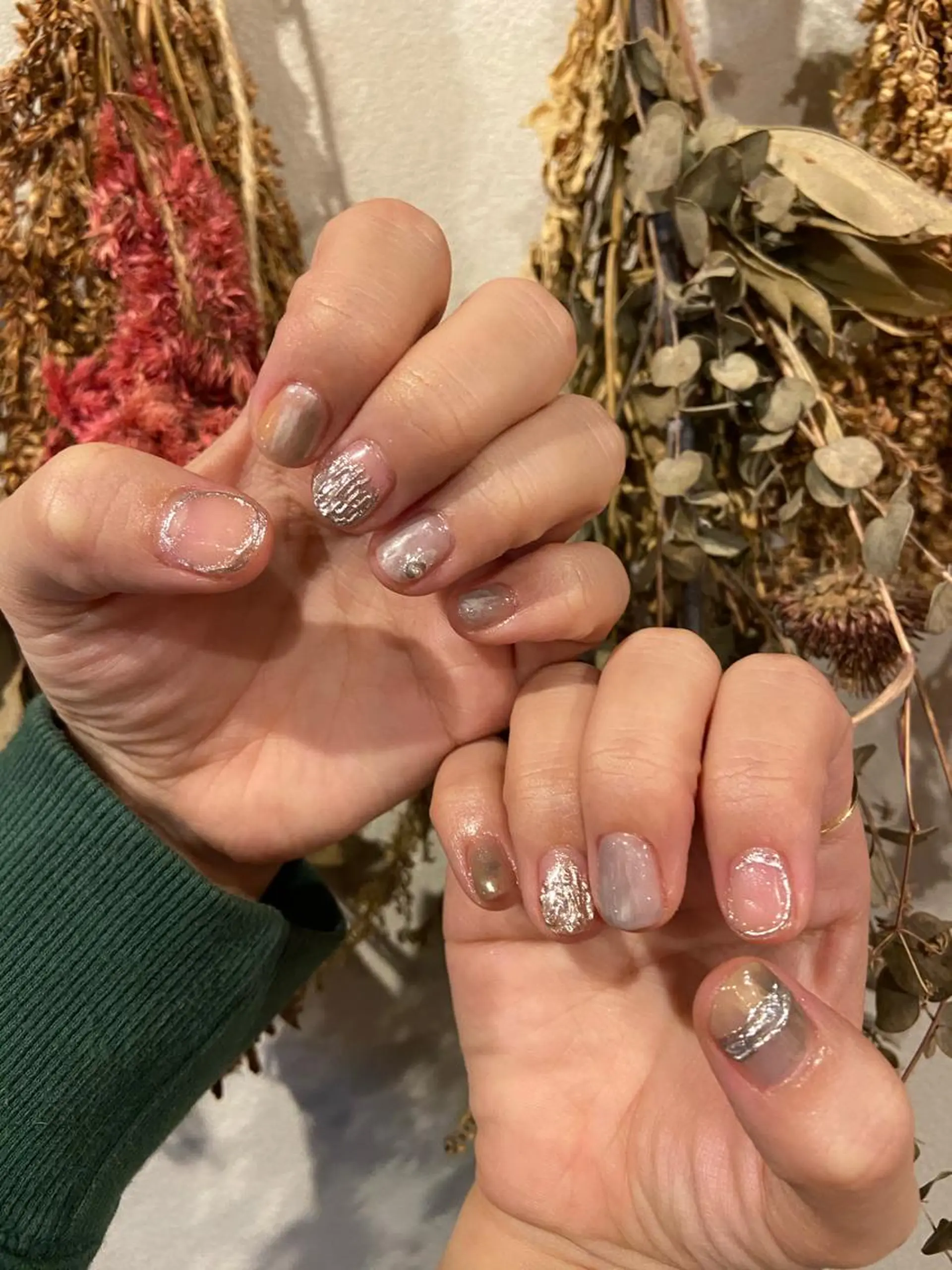 ネイル ミラーネイル ニュアンスネイル ショートネイル 冬ネイル . unffのネイルデザイン