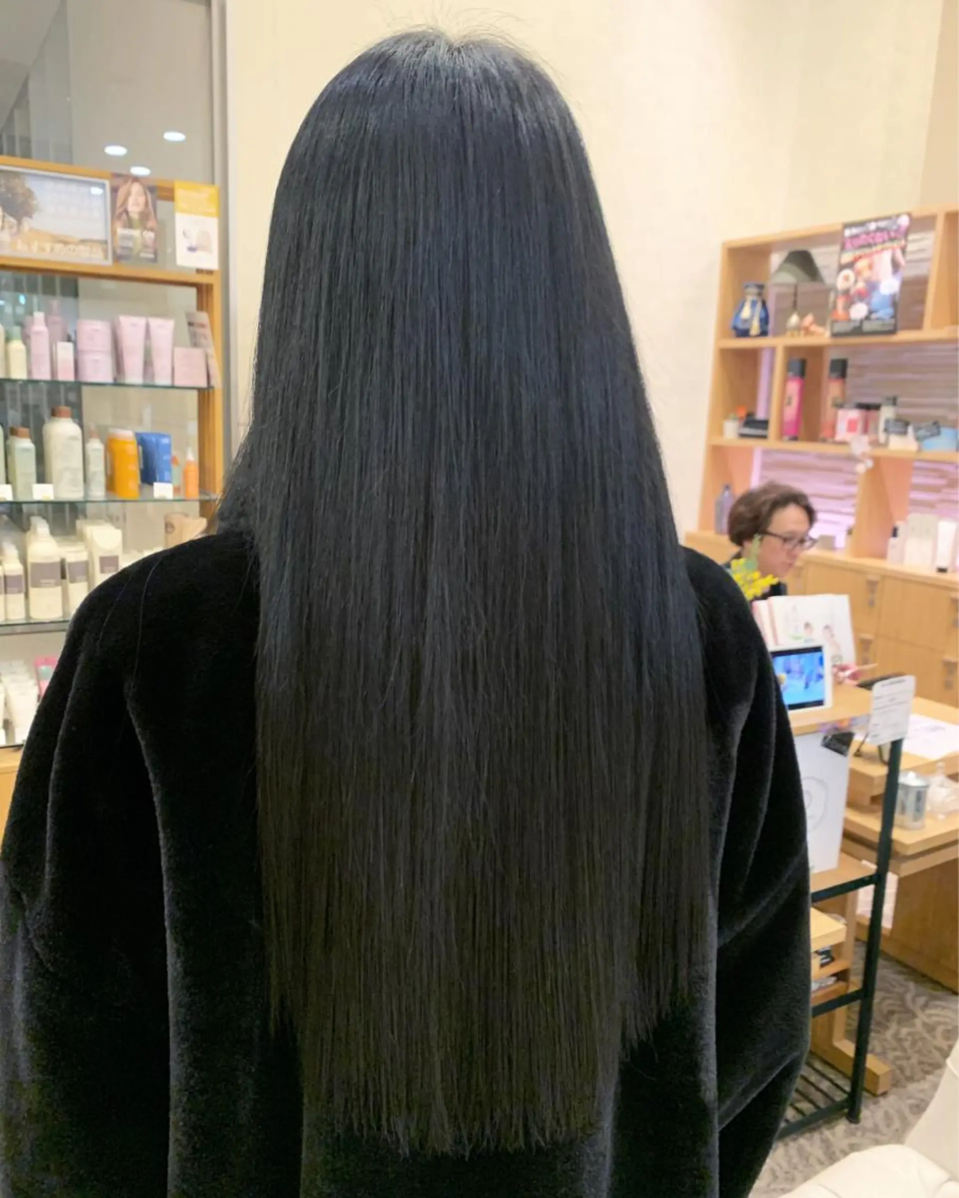 ロング パーマ カット 縮毛矯正 トリートメント K. SUZUKAのヘアスタイル