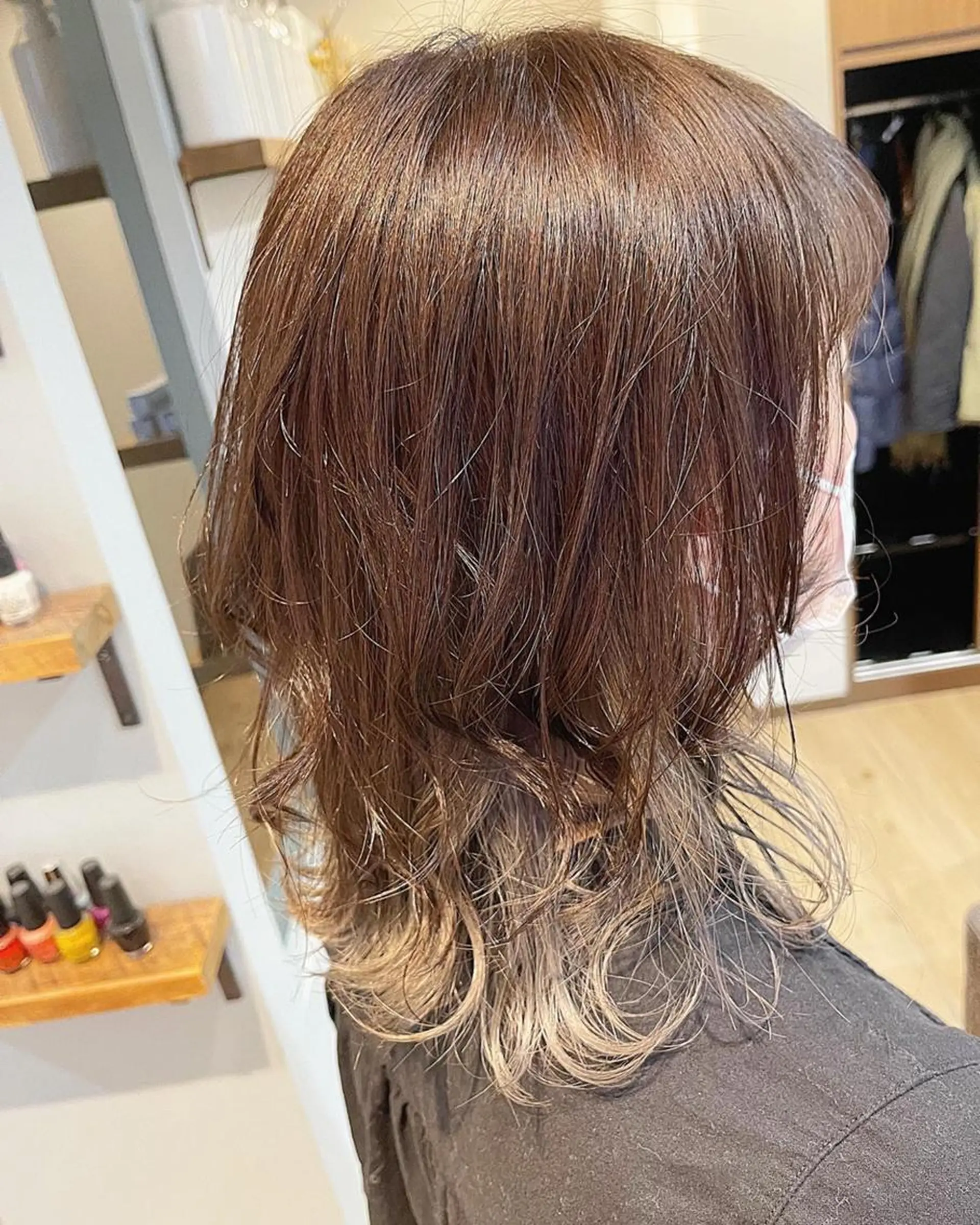 カラー ショートボブ アッシュ バレイヤージュ ミストバング ブリーチ 🫧髪質改善艶カラー _マエダ 🫧のヘアスタイル