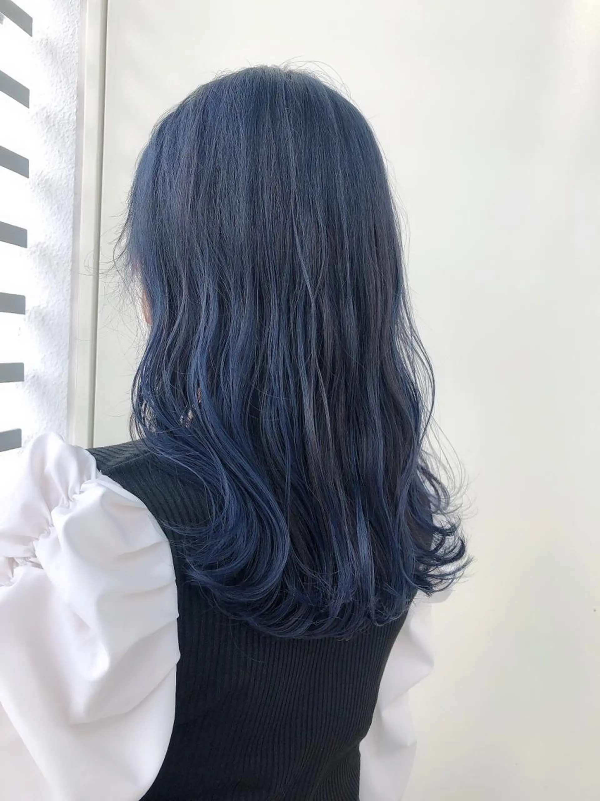 セミロング カラー カット ヘアカラー トリートメント 韓国🇰🇷レイヤー 映える顔周り🩷のヘアスタイル