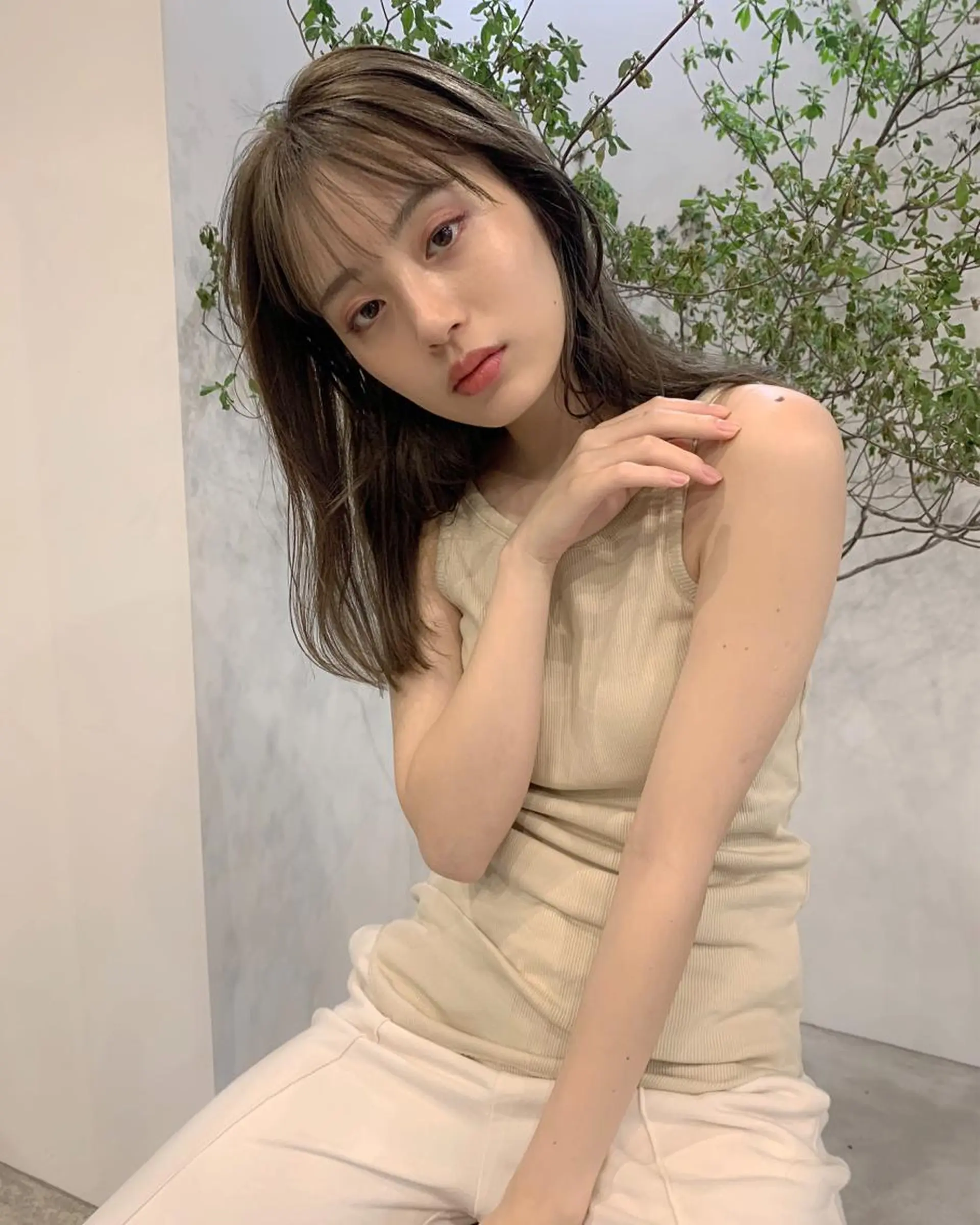 セミロング カラー ブリーチ ケアブリーチ グレージュ カット ヘアカラー トリートメント 柔らかブラウン/顔周 りレイヤー♡ユウシのヘアスタイル