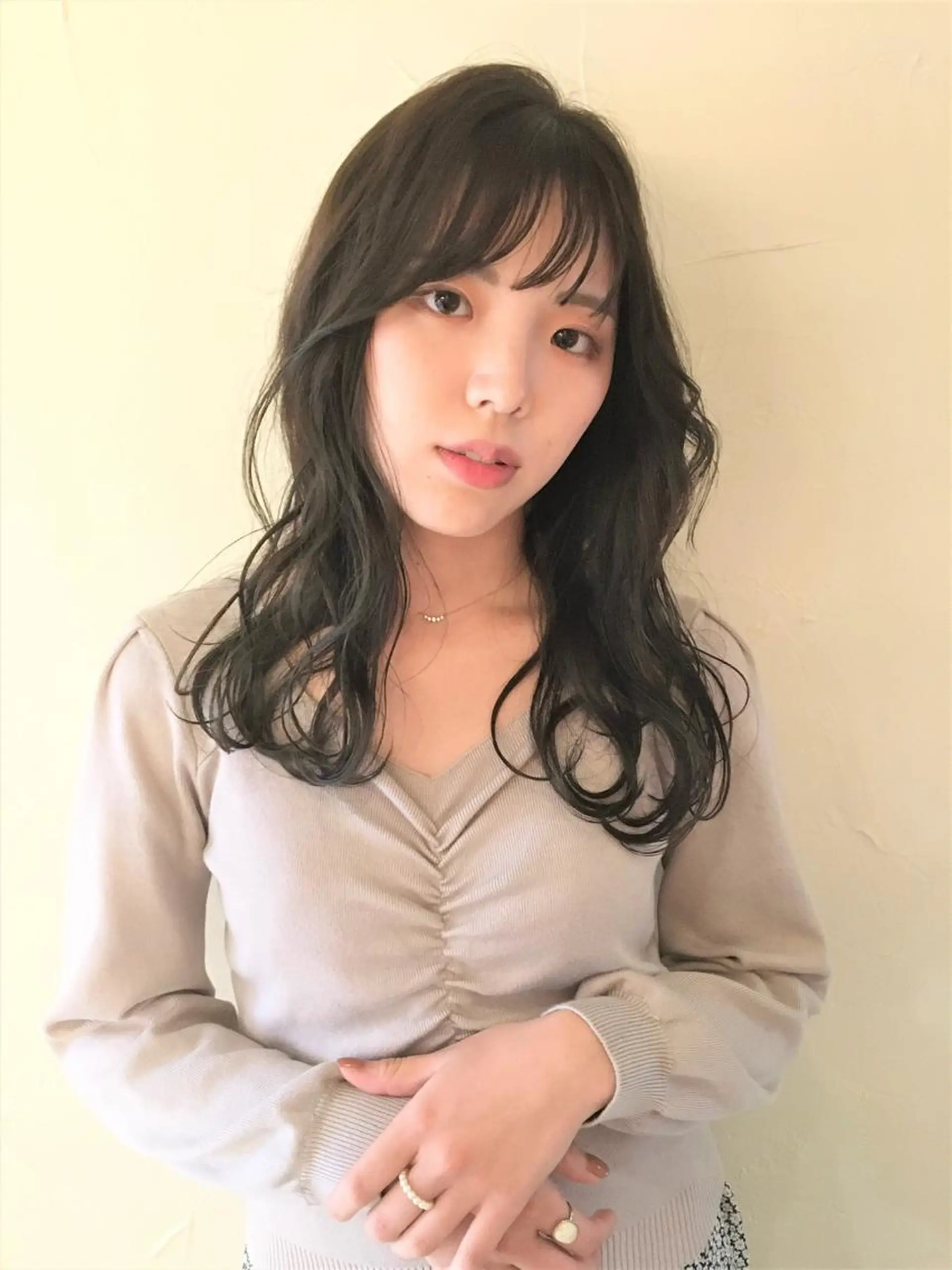 ミディアム historico所属・シマダ アユミのヘアスタイル