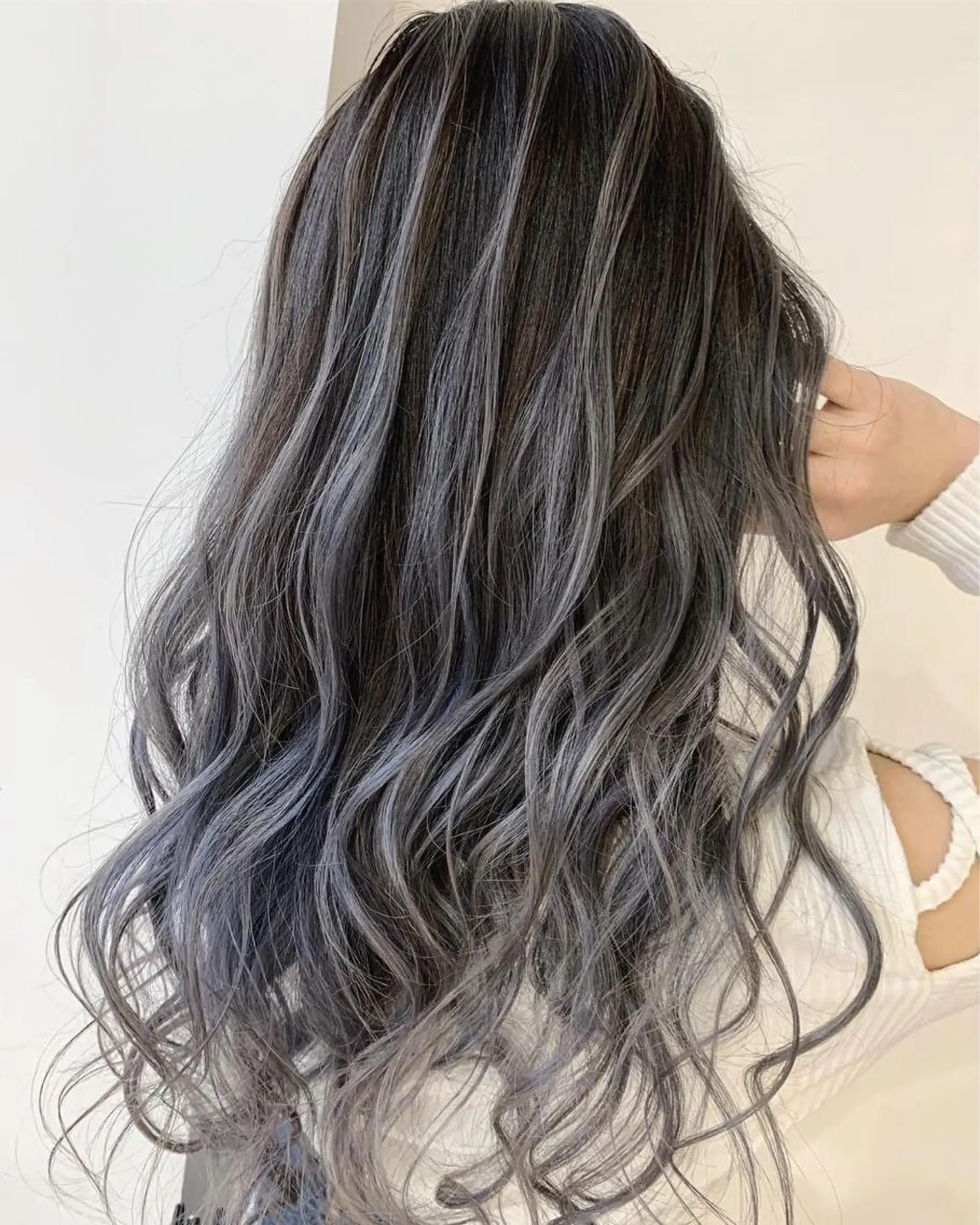 ロング カラー パーマ ヘアアレンジ 【公式】amble luxe池袋東口🩷のヘアスタイル