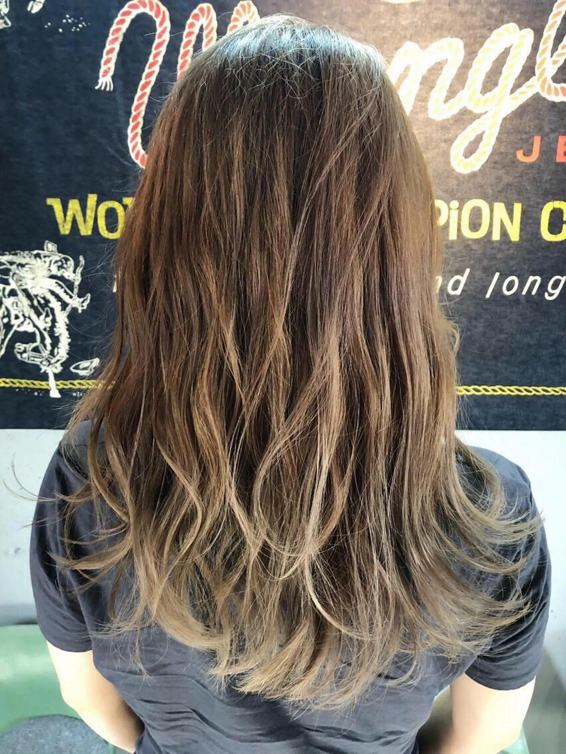 ロング カラー グラデーションカラー ハイライトカラー ハイライト 代表 中島貴志のヘアスタイル