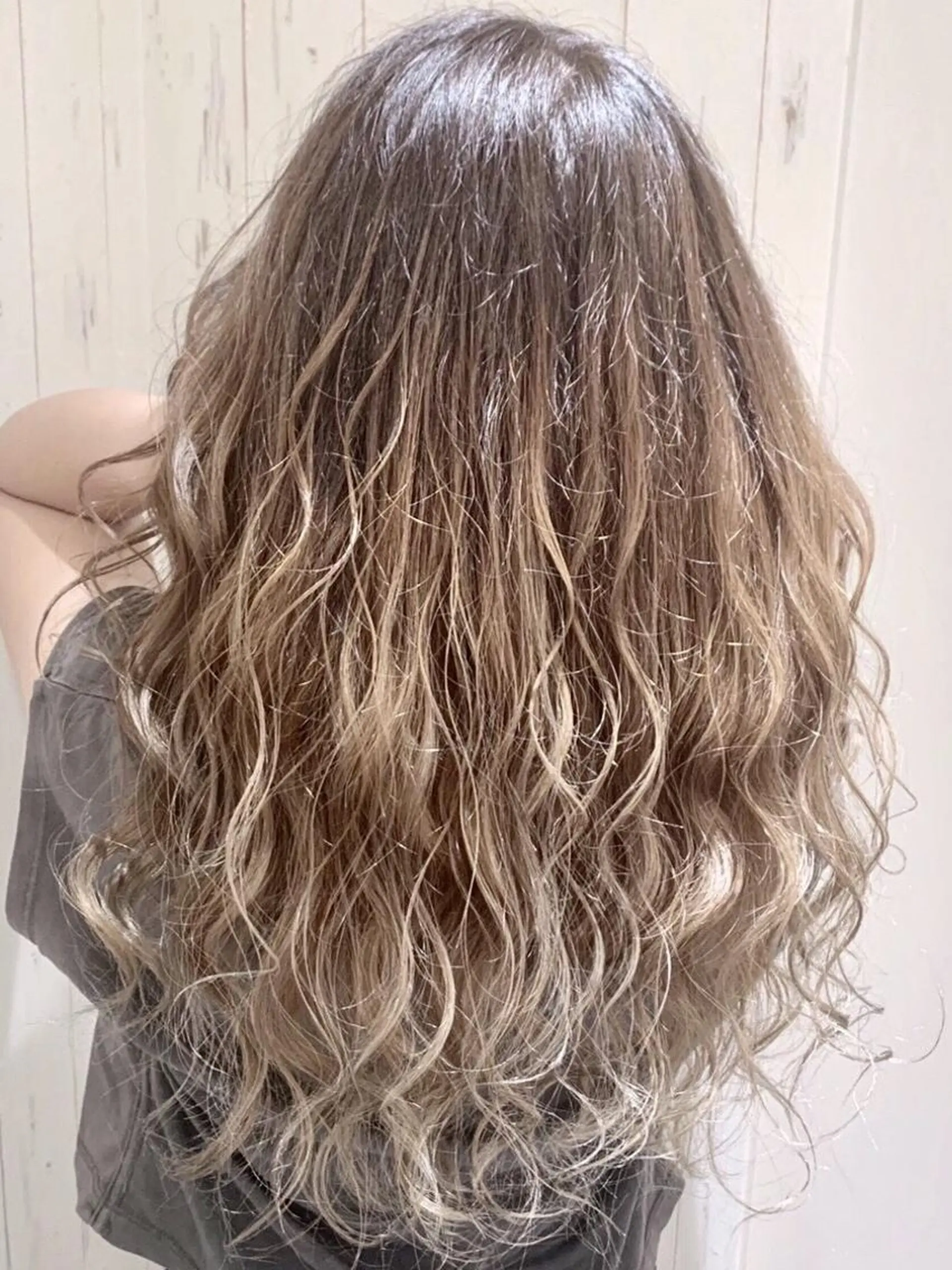 ロング カラー ヘアアレンジ Device ディバイスのヘアスタイル