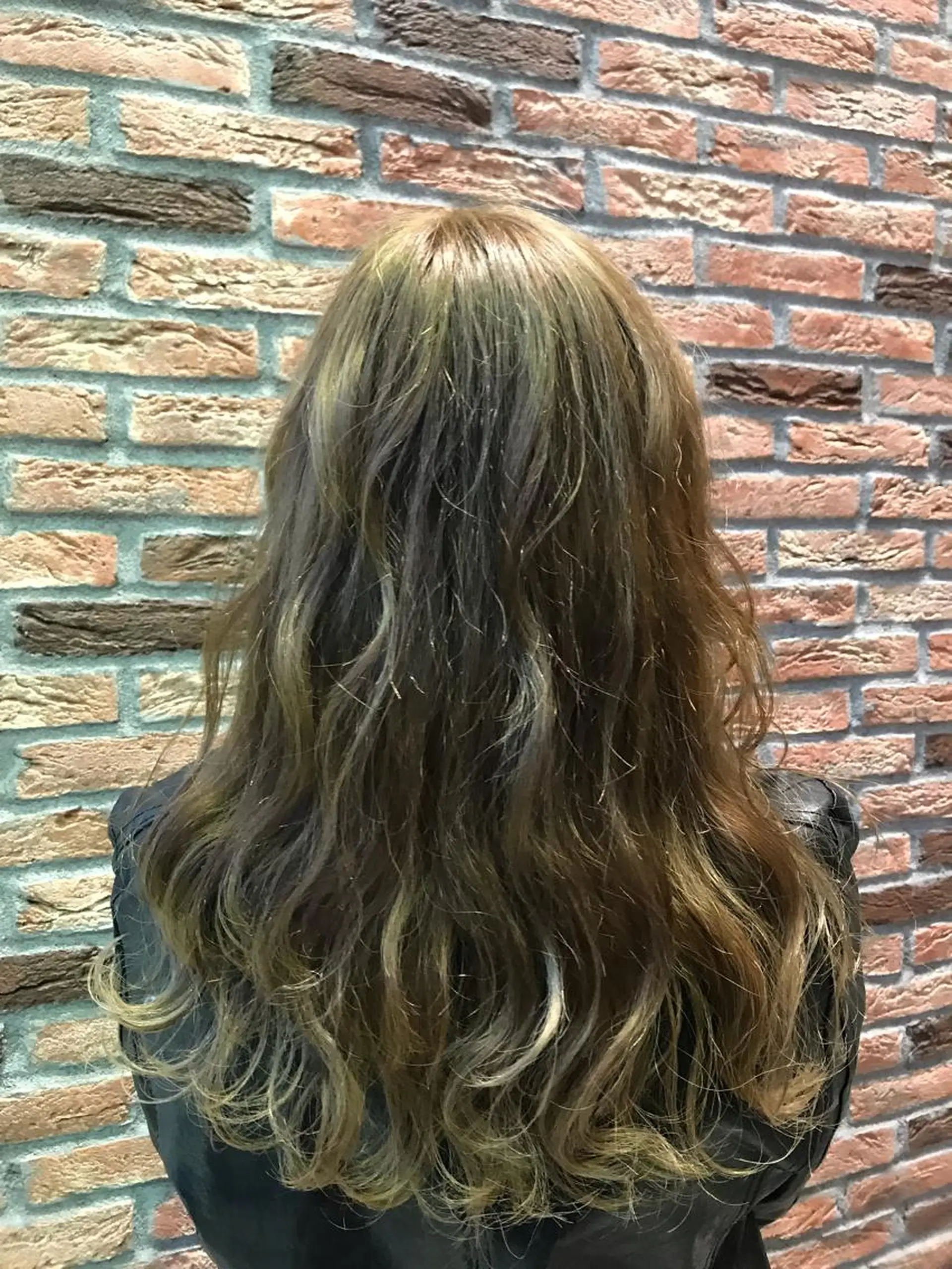 ロング カラー 一ノ瀬 蘭のヘアスタイル