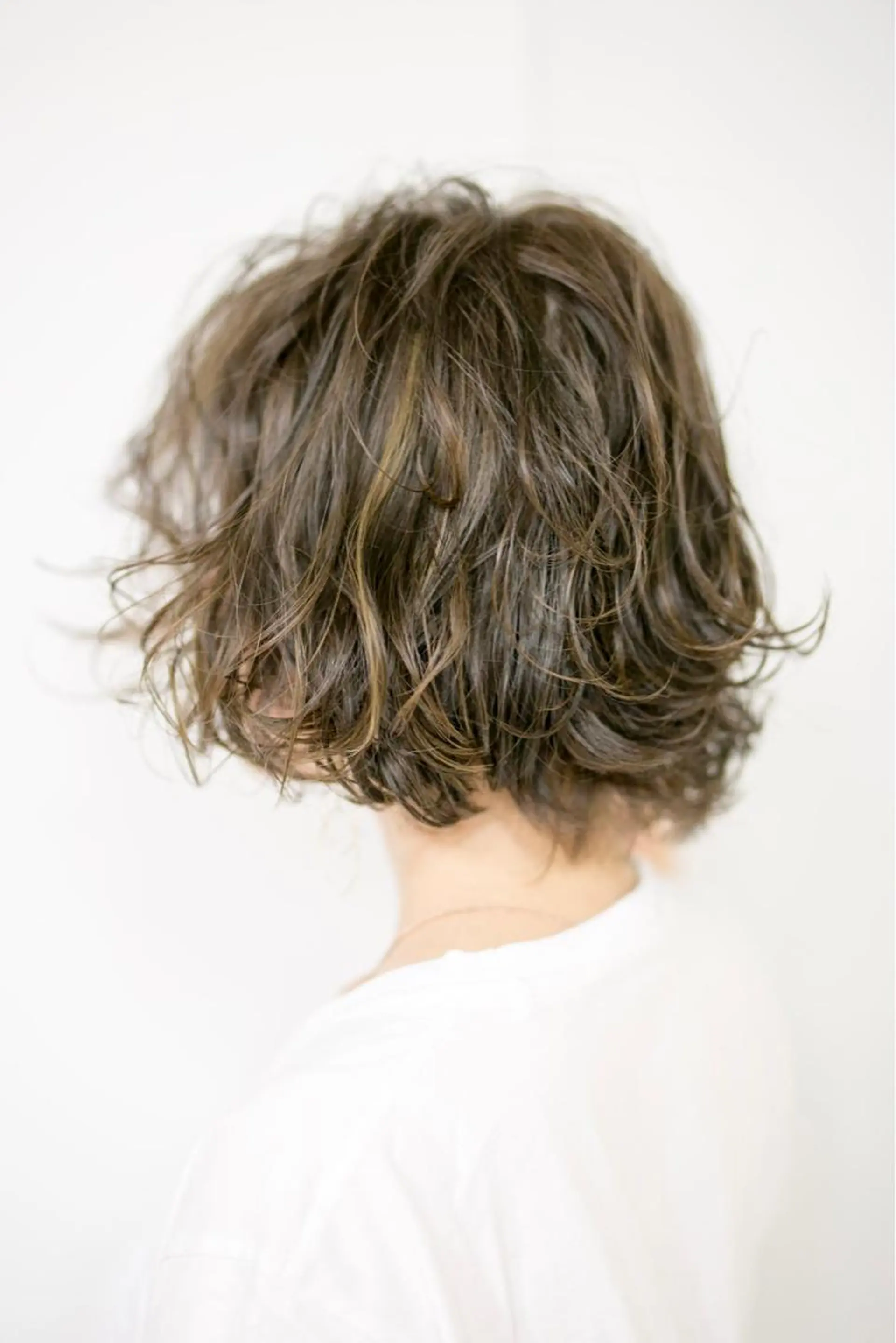 ショート カラー グレージュ ハイライトカラー ハイライト オーナースタイリスト 佐藤のヘアスタイル