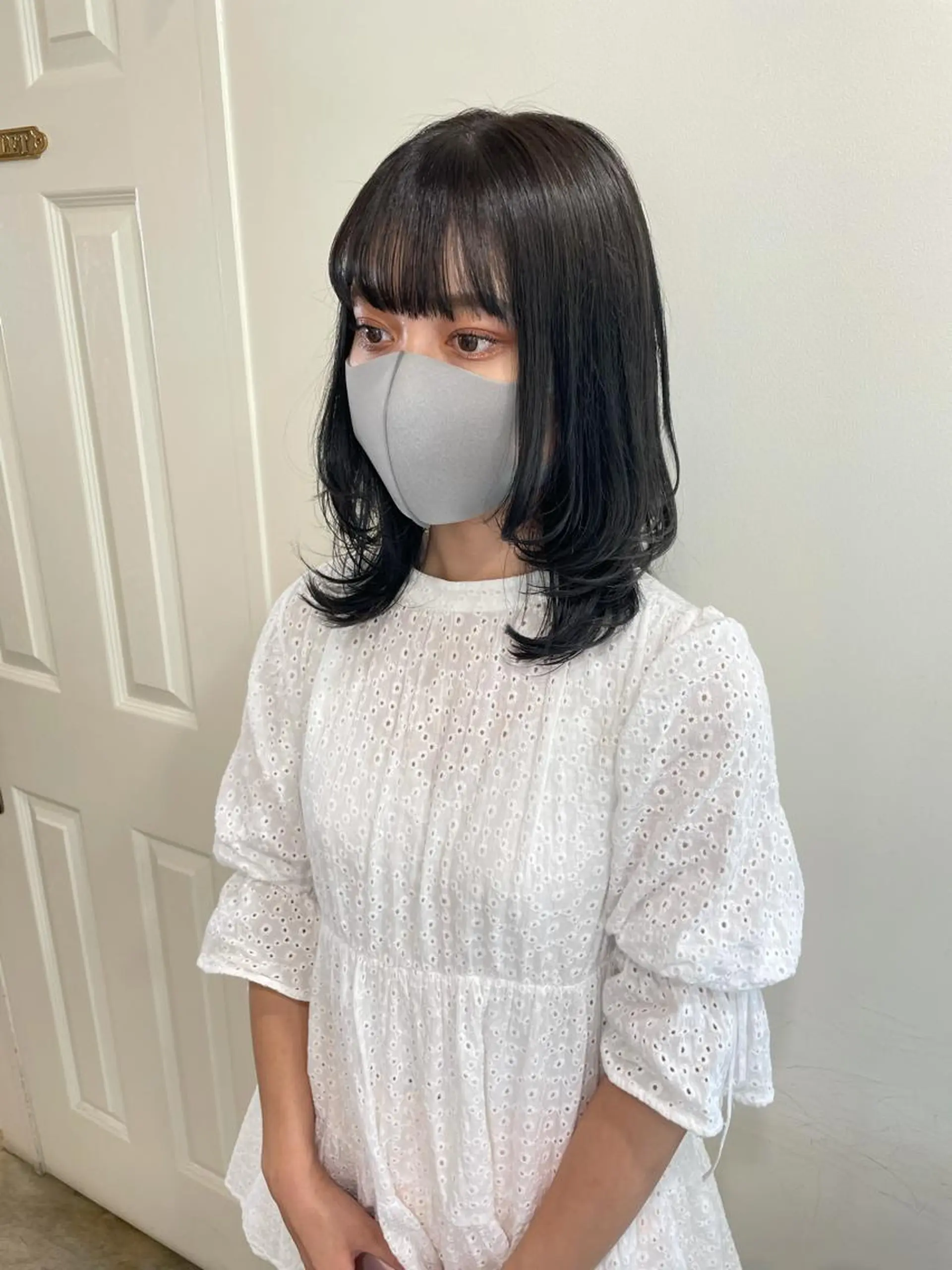 ミディアム カラー カット ヘアカラー トリートメント MIOベージュカラー 柔らかいカラーのヘアスタイル