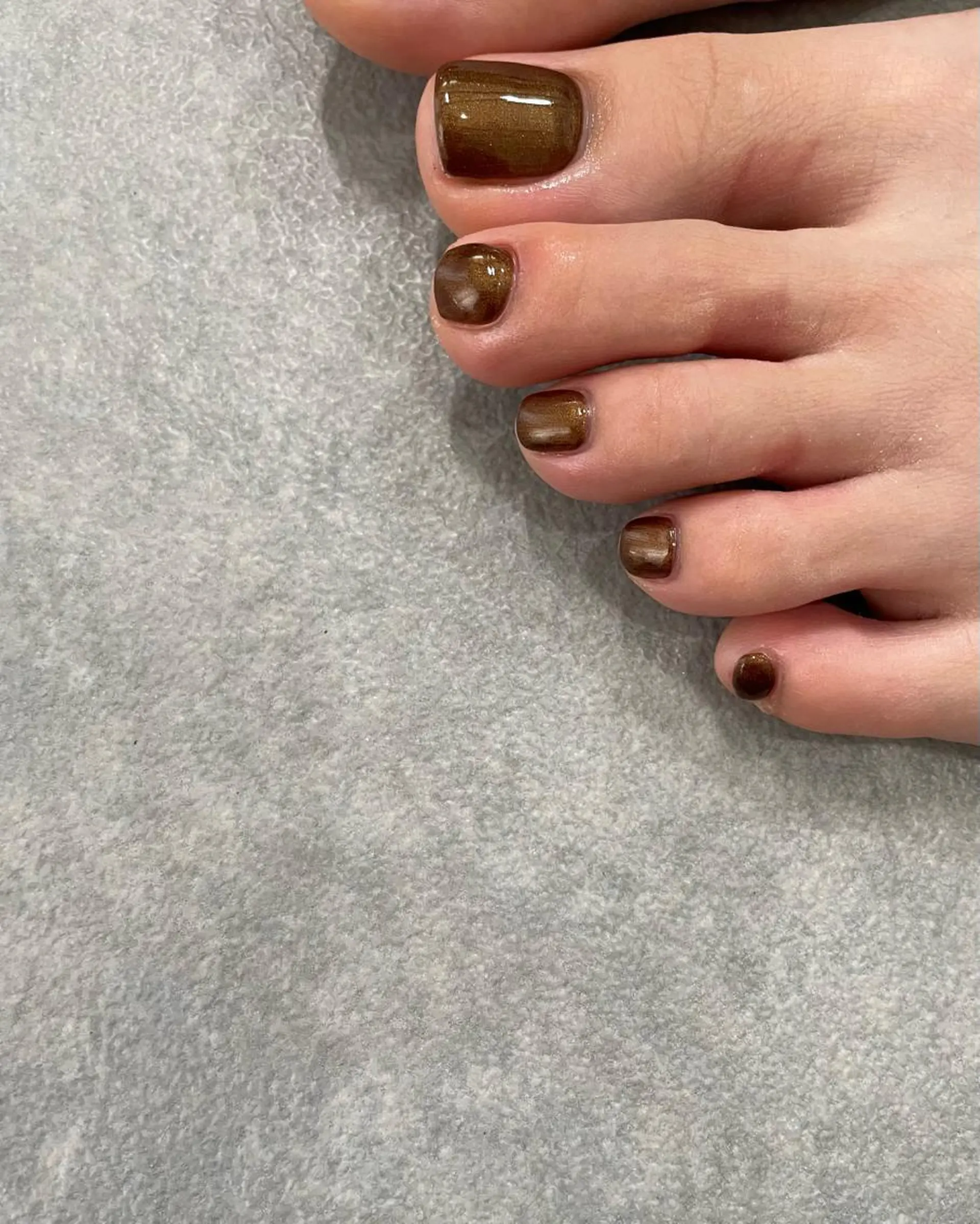 ネイル ブラウン フットネイル ハンドネイル フットネイル kiii.__ ✴︎*のネイルデザイン