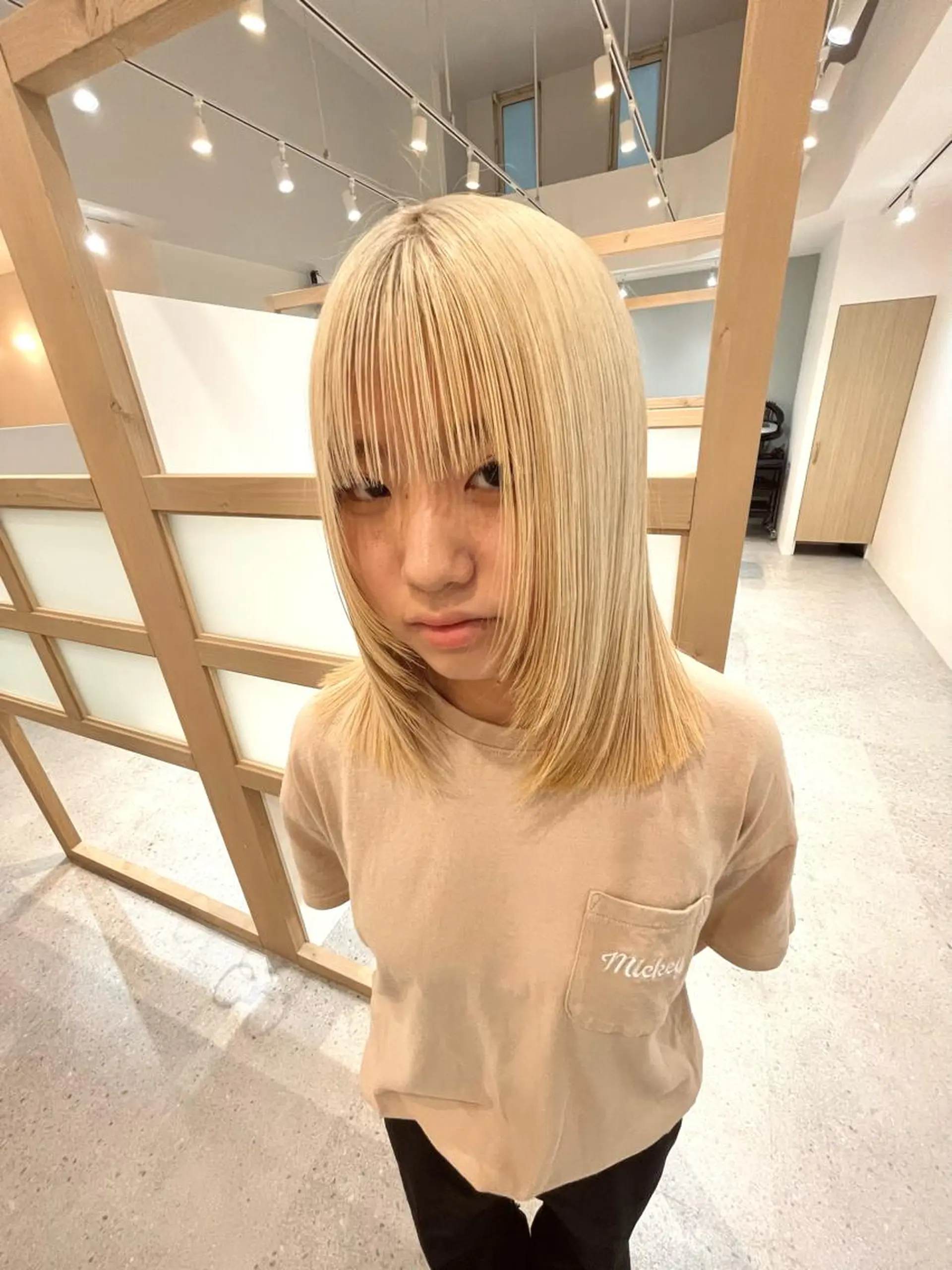 ミディアム 韓国風カラー 韓国風ヘア レイヤーカット 韓国/透明感 Veluaのヘアスタイル