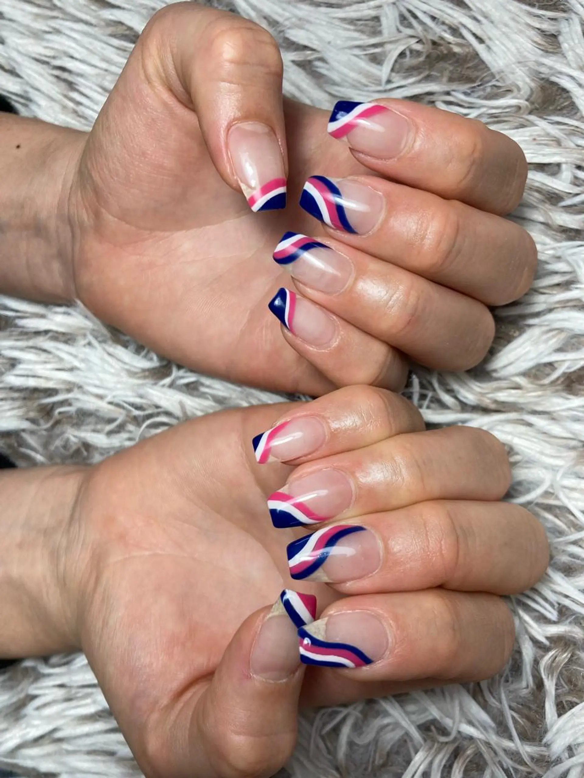 ミディアム ネイル ハンドネイル フットネイル ✴︎ Delightのネイルデザイン