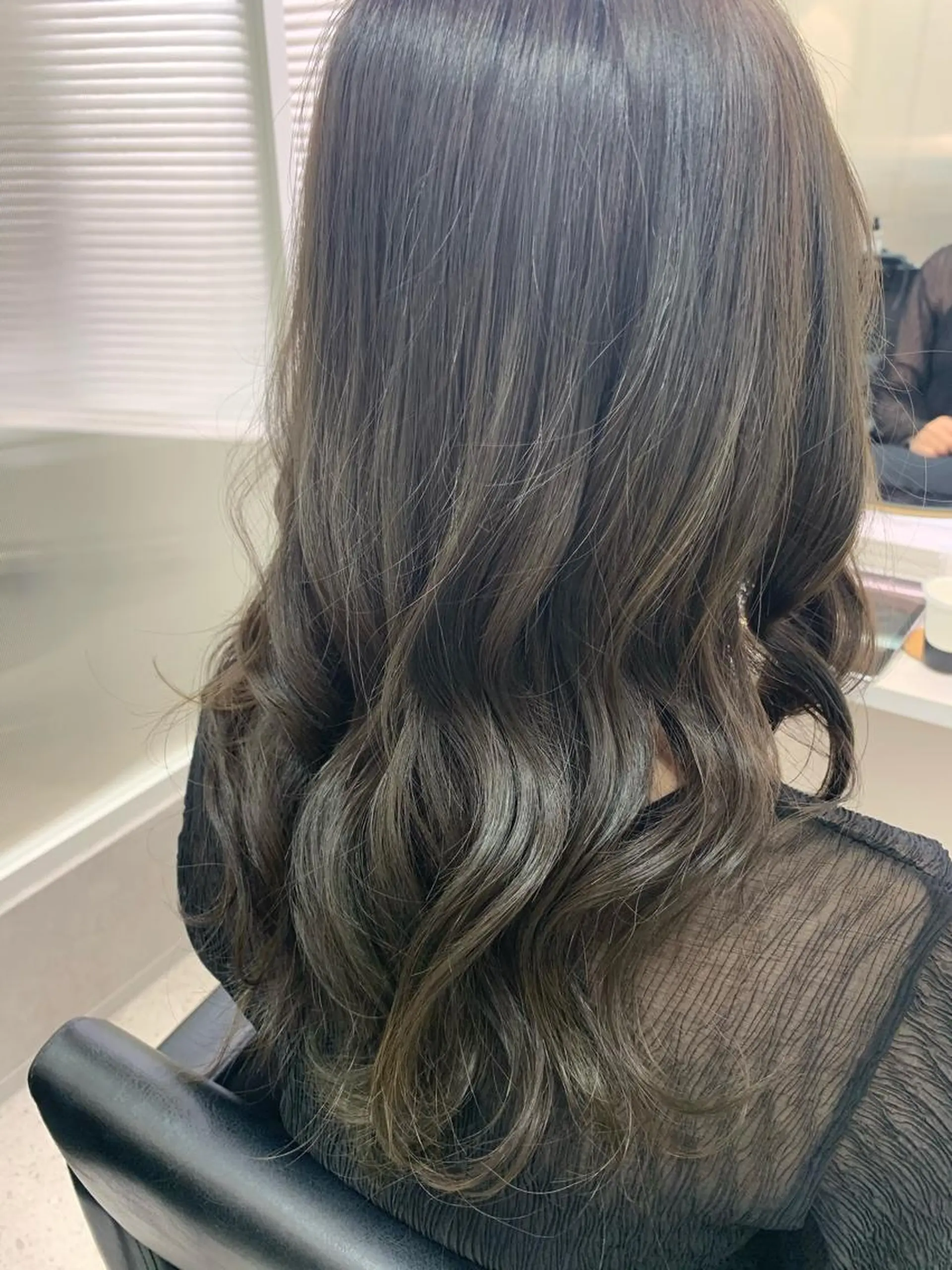 ロング ヨシンモリ 韓国風カット大人気☆ 鈴木星奈のヘアスタイル