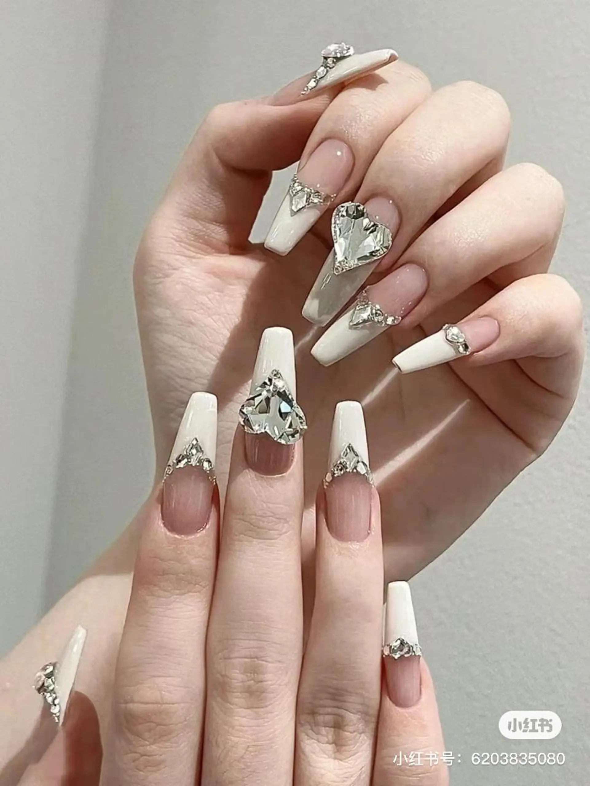 ネイル フットネイル フレンチネイル ガラスフレンチ 韓国ネイル マグネットネイル AB マツエクネイルサロンのネイルデザイン