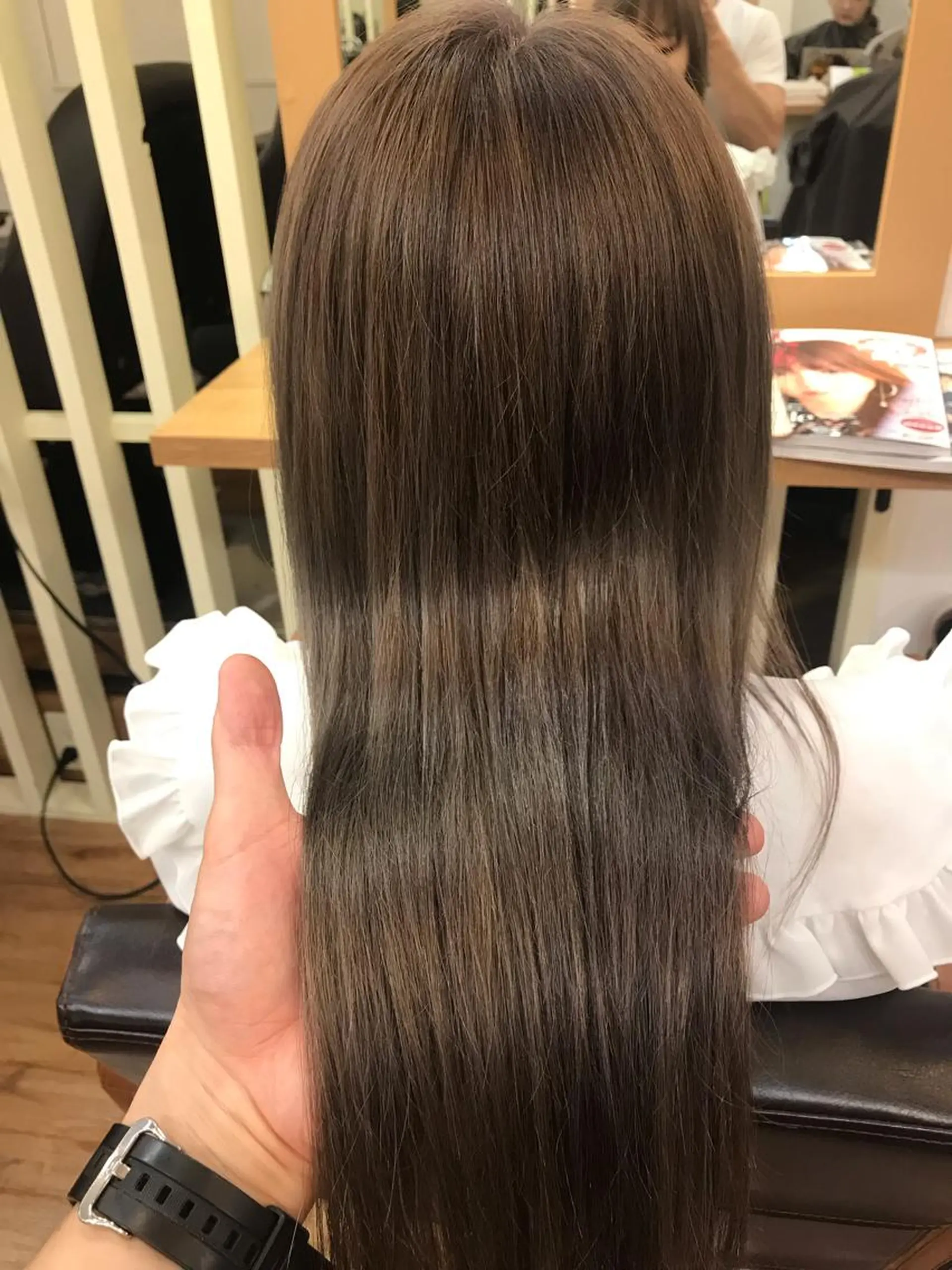 セミロング カラー サロウィン新宿三丁目所属・✨クセ・広がりで悩む 学生さんへ✨taroのヘアスタイル