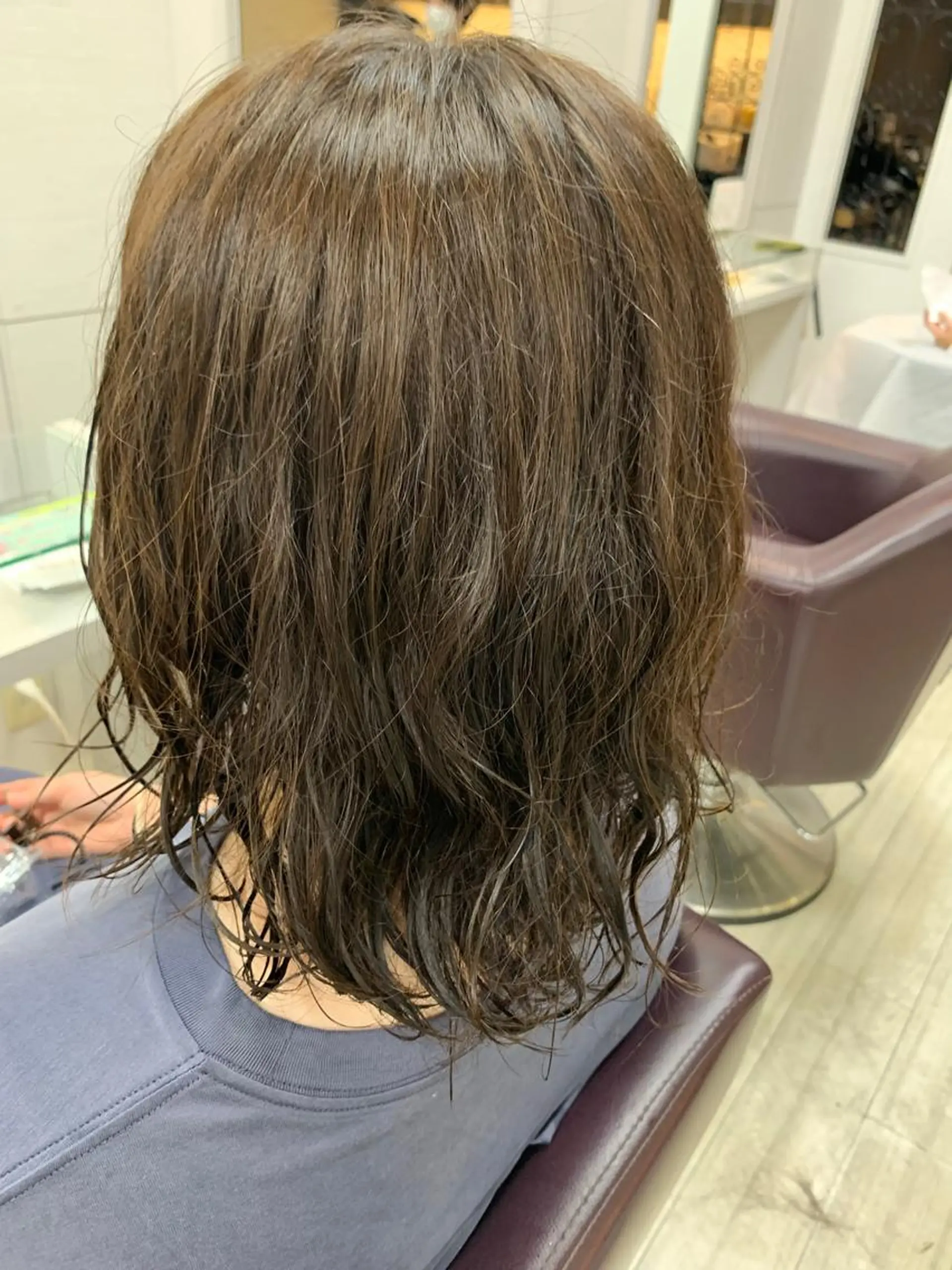 ミディアム パーマ 奥野 理香子のヘアスタイル