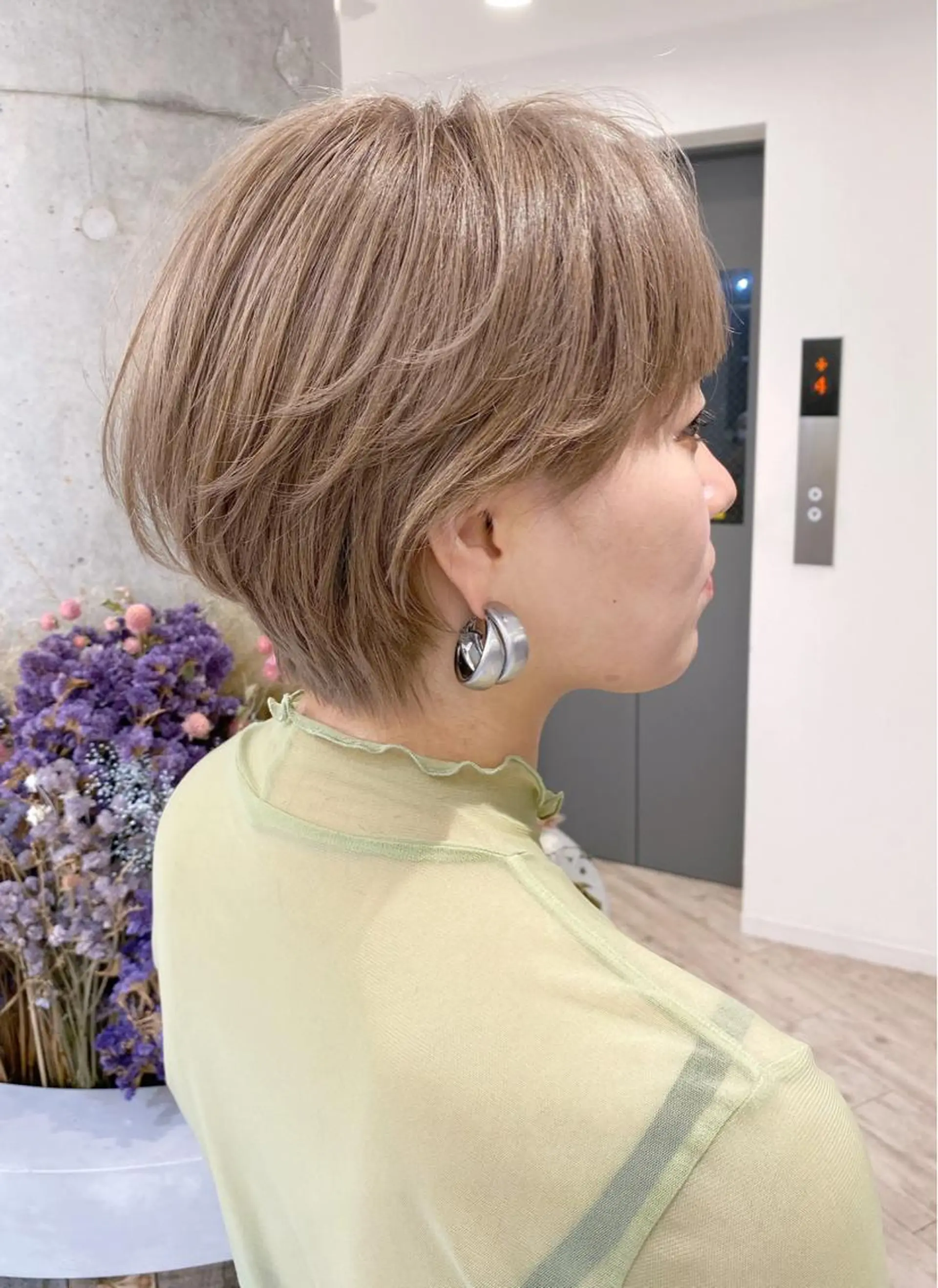 ショート カラー 塩川 和弥のヘアスタイル