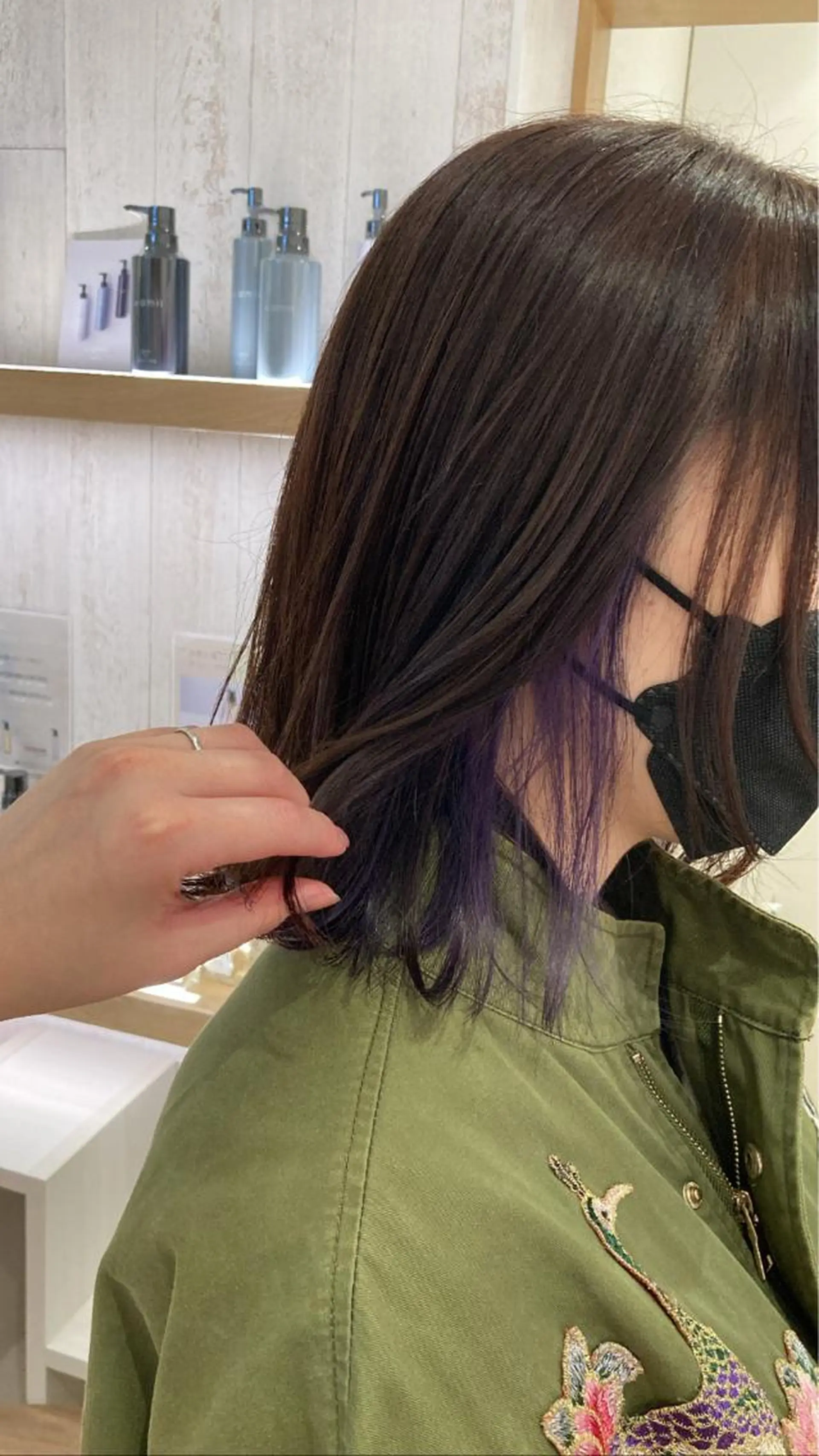 ミディアム カラー インナーカラー パープルカラー 野村 さなみ✨ぱっつんボブのヘアスタイル