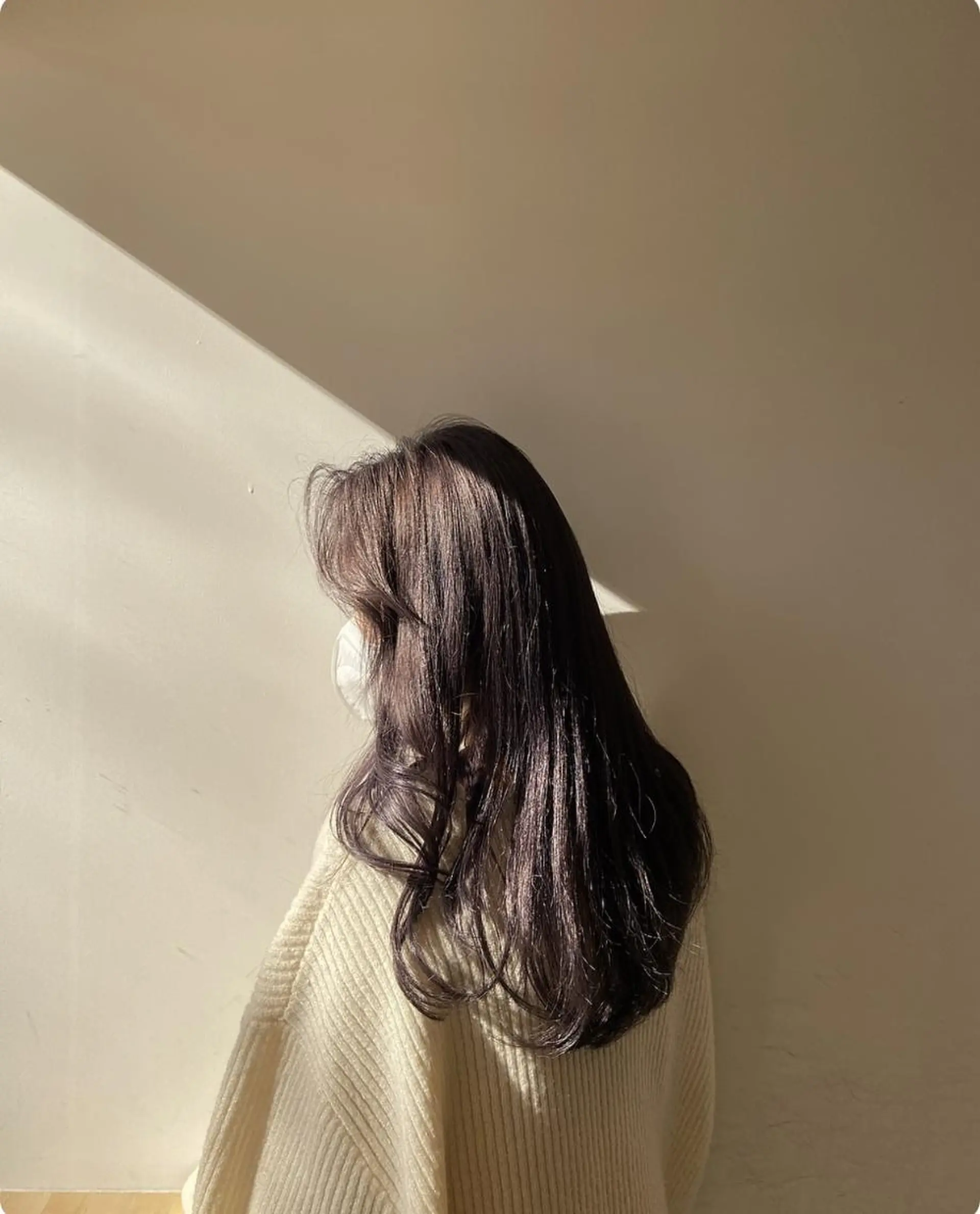 カラー NIYONAIR 濱田芽衣のヘアスタイル