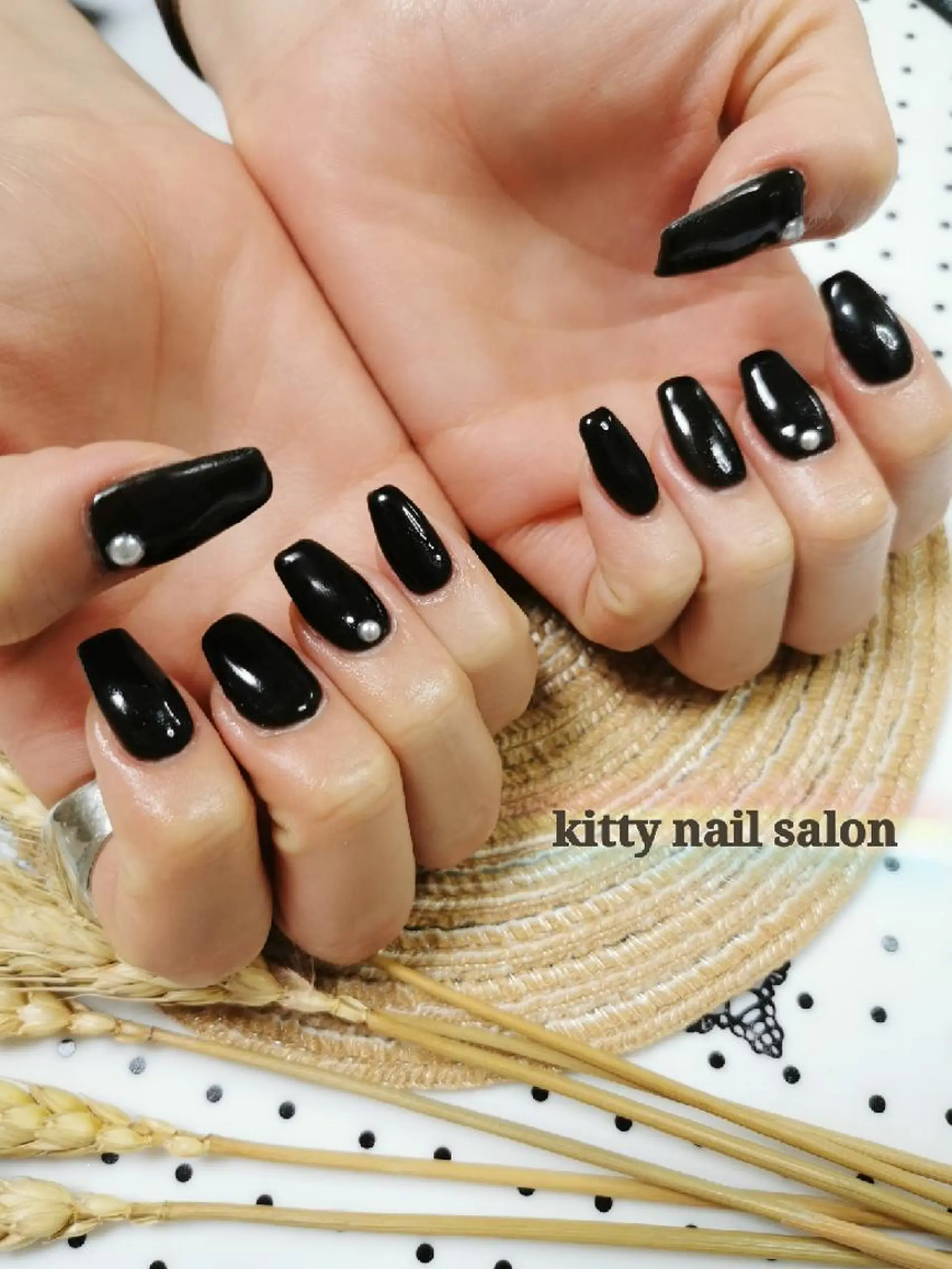 ネイル ワンカラーネイル シンプルネイル ストーンネイル kitty nail salonのネイルデザイン
