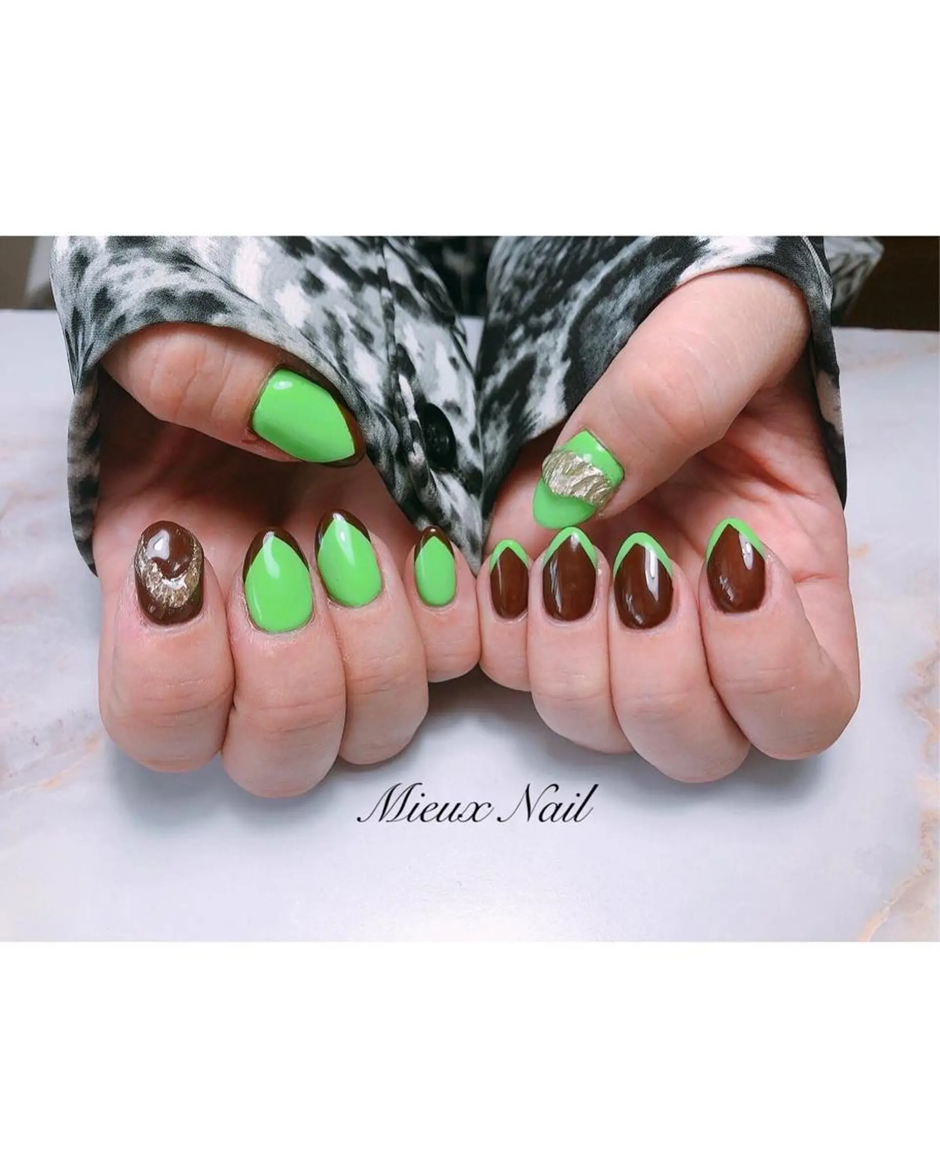 ネイル アートネイル ブラウン フレンチネイル グリーン ミラーネイル ハンドネイル 市川 麻衣子のネイルデザイン