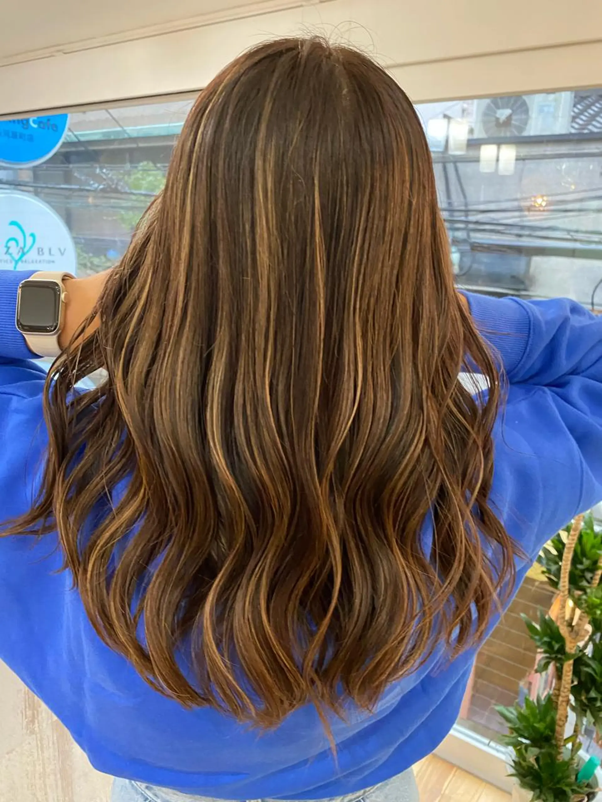 ミディアム カラー ヘアアレンジ ヘアカラー トリートメント 久米 治仁のヘアスタイル