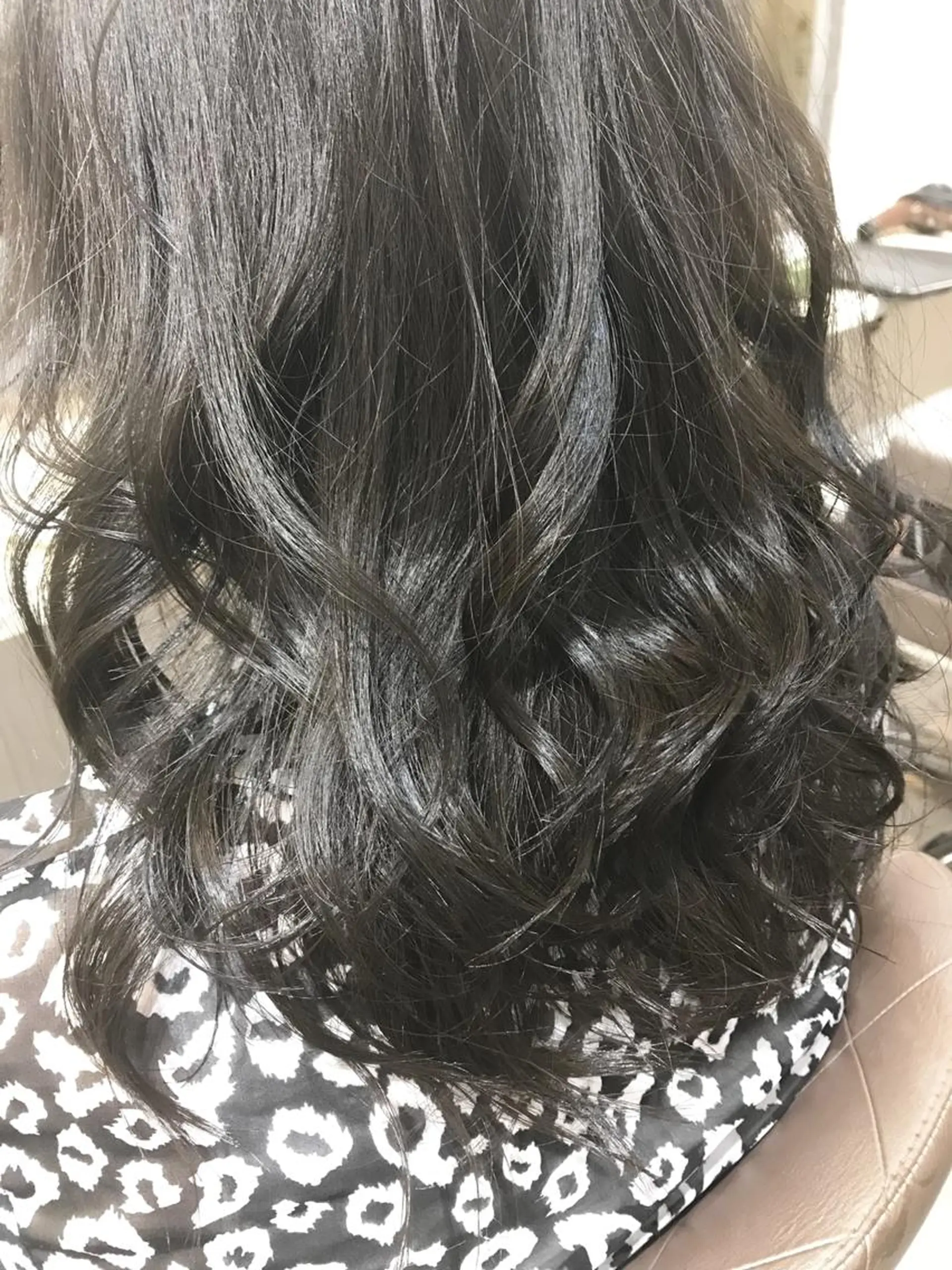 カラー ハイライトカラー 嶋村夏実🌼レイヤー 🌸白髪ぼかしのヘアスタイル