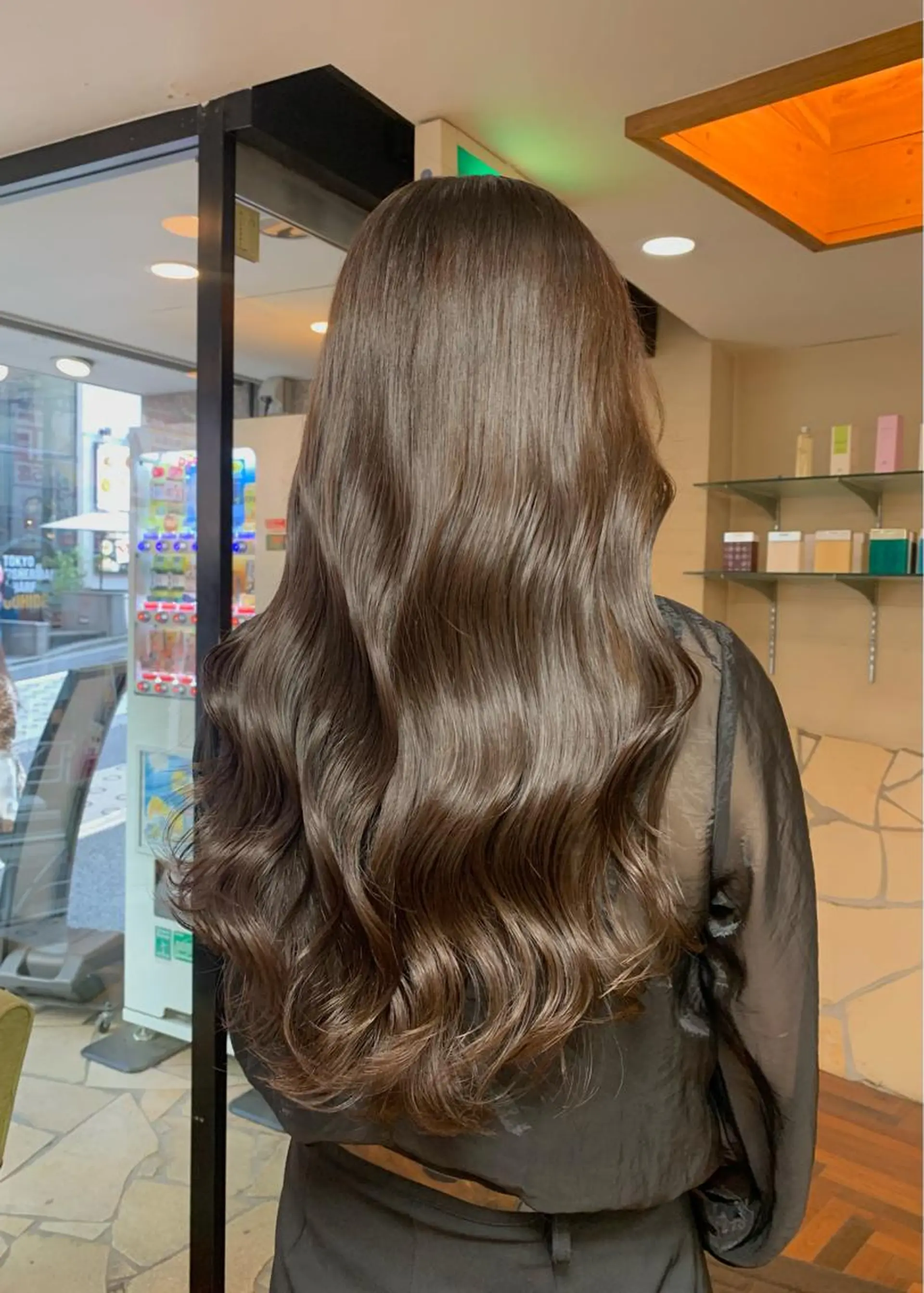 ロング カラー ベージュカラー ブリーチ ブリーチなしカラー オリーブベージュ カット ヘアカラー トリートメント LUMO所属・矢野 晃平のヘアスタイル