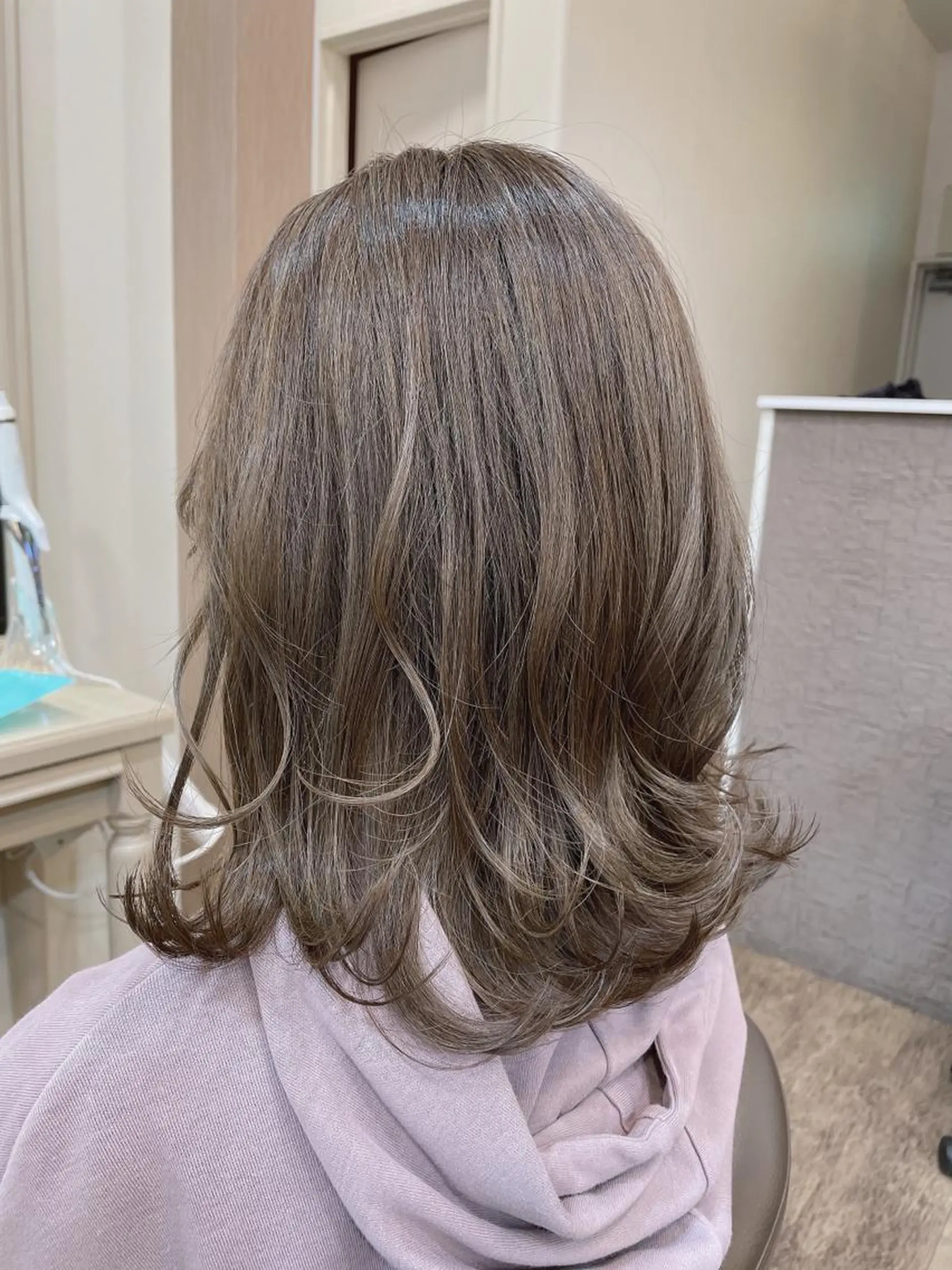 ミディアム カラー グレージュ ハイライトカラー ハイライト ヘアカラー 尚平 40代からの 髪質改善専門のその他イメージ