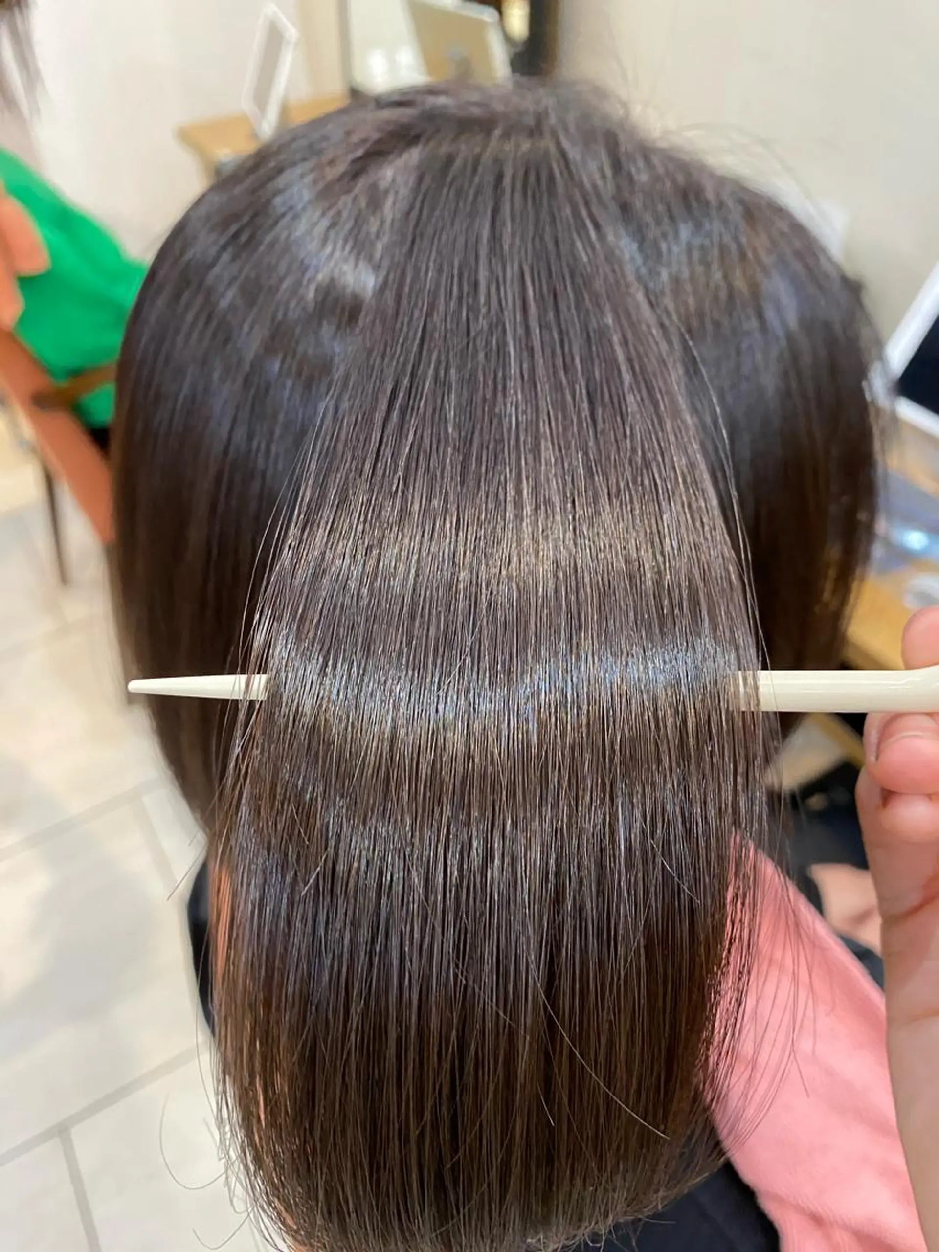 ミディアム あやめ【顔まわり/レ イヤー/柔らかカラ】のヘアスタイル