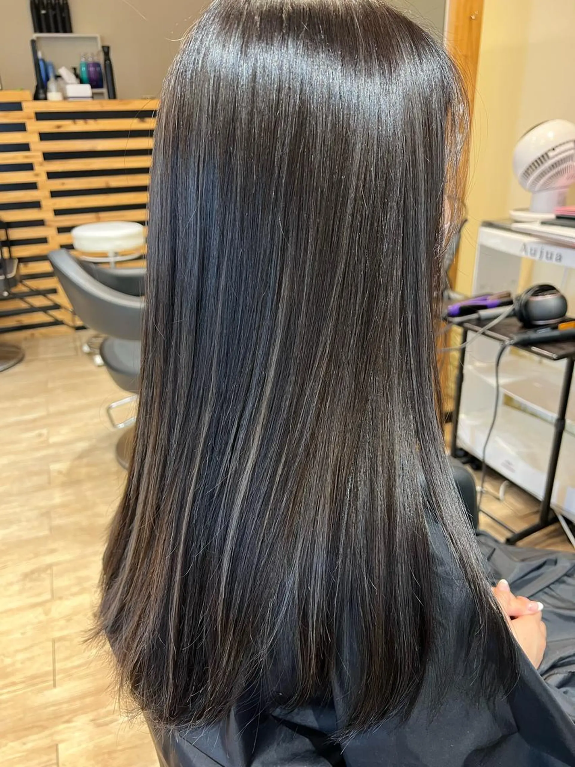 カラー 早川 真幸のヘアスタイル