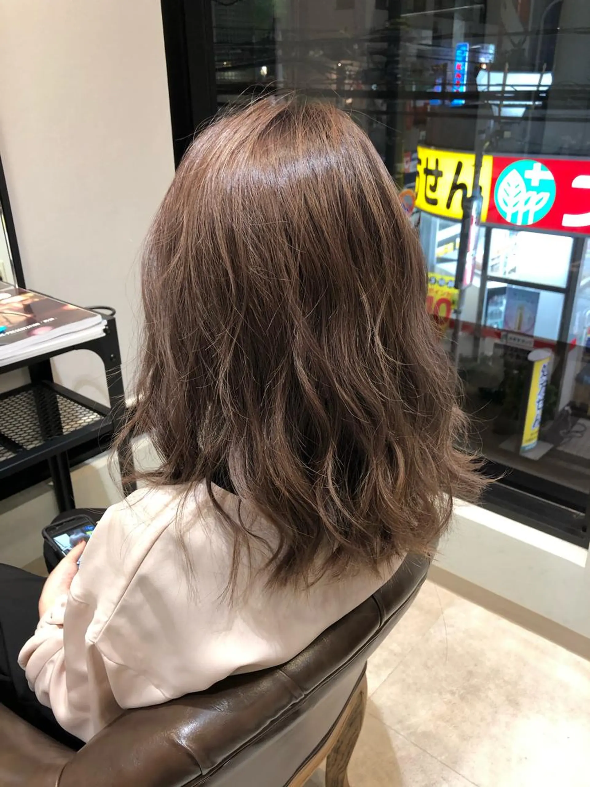 ミディアム カラー 💎エクステ専門店 BIZE梅田🇰🇷のヘアスタイル