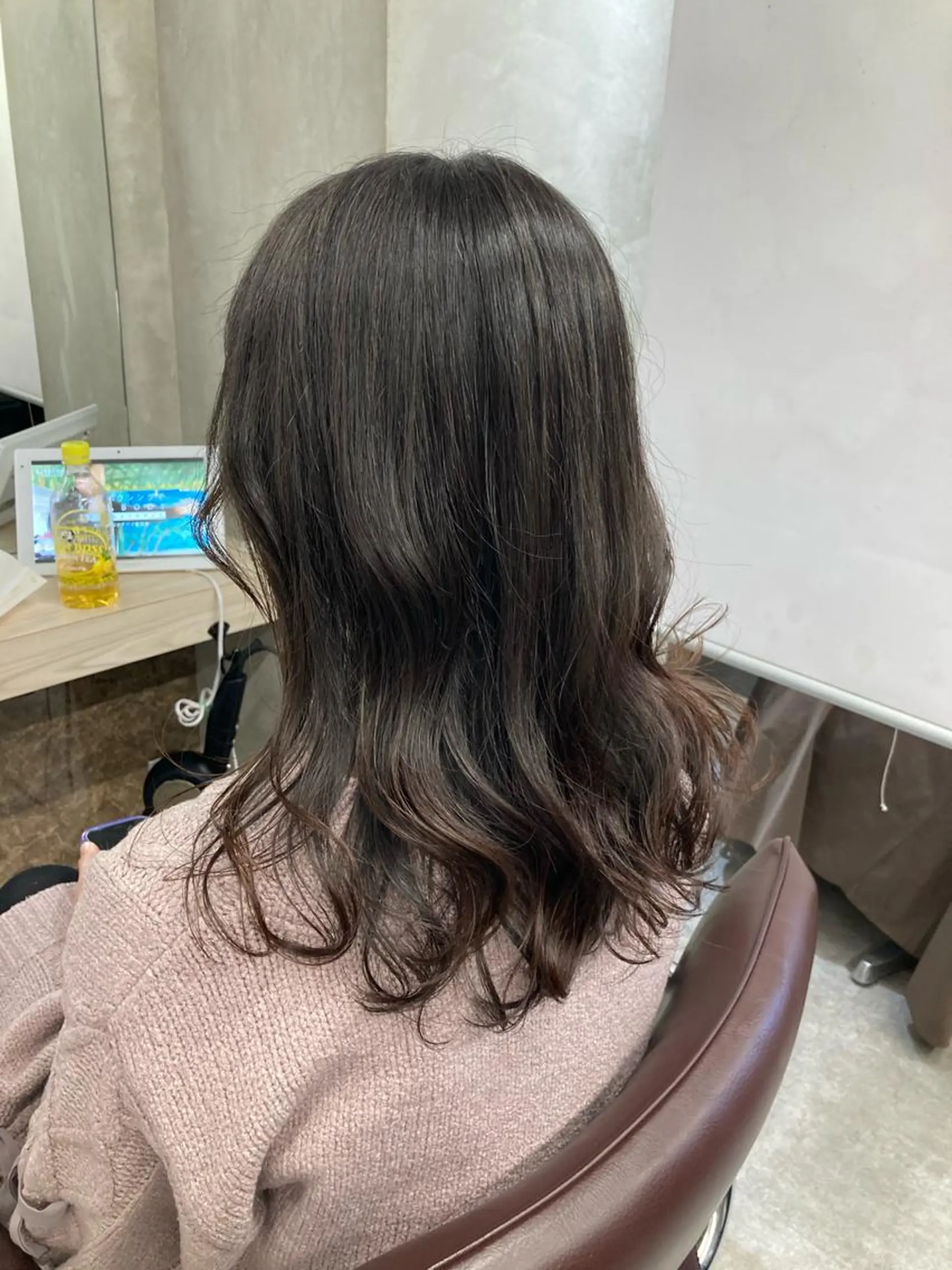 セミロング カラー ブリーチ&似合せボブ 田中寛十のヘアスタイル