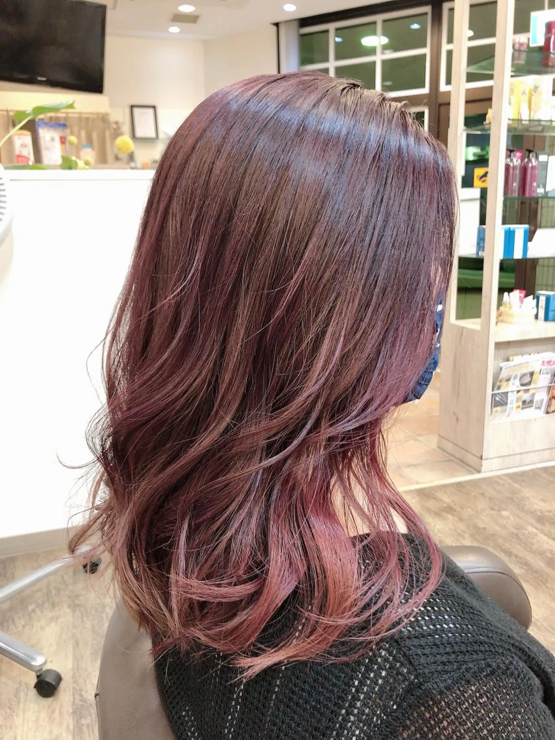 セミロング カラー ハイライトカラー イルミナカラー ハイライト ヘアカラー 尚平 40代からの 髪質改善専門のその他イメージ