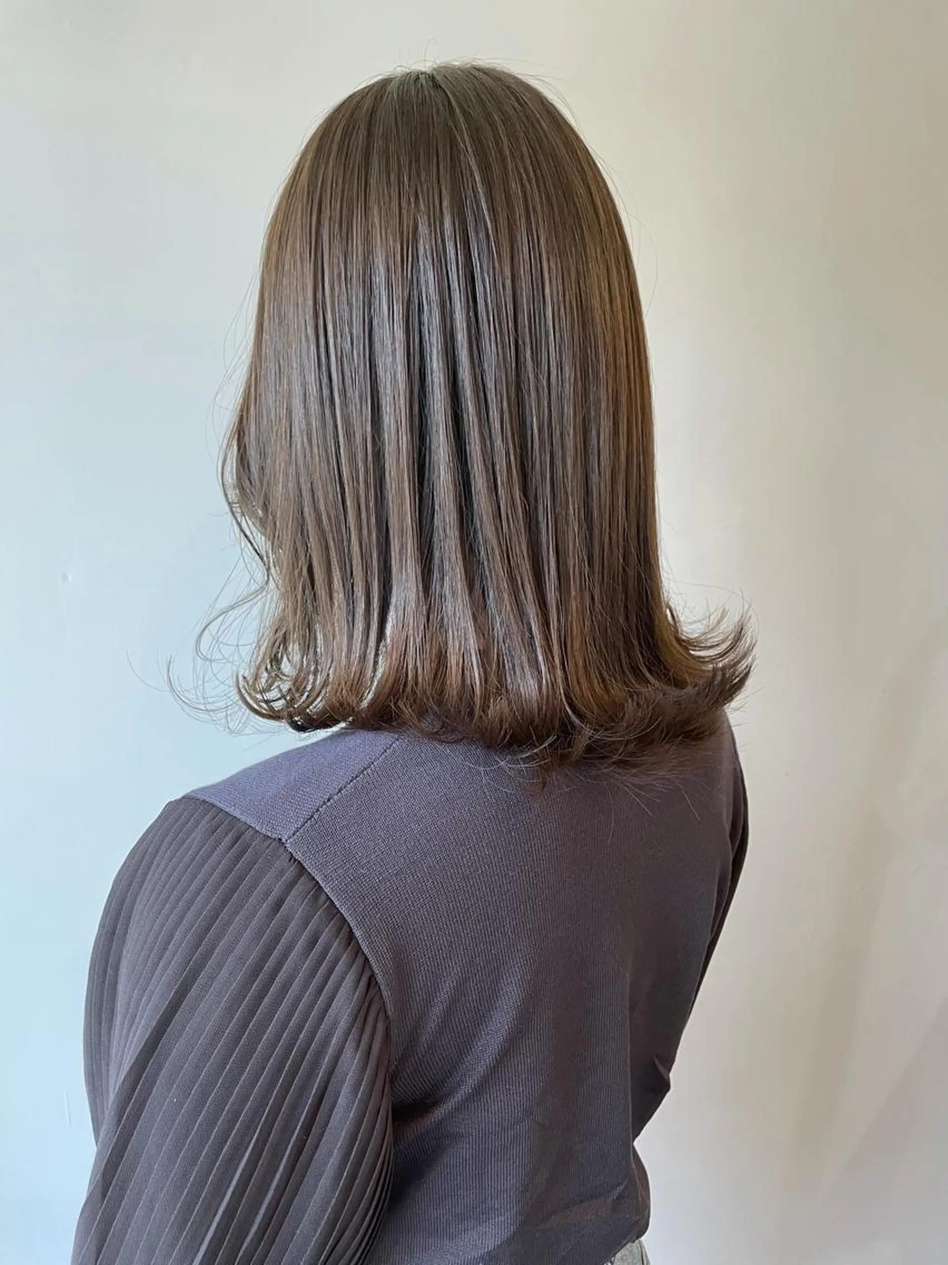 ミディアム カラー 安藤 佑衣のヘアスタイル