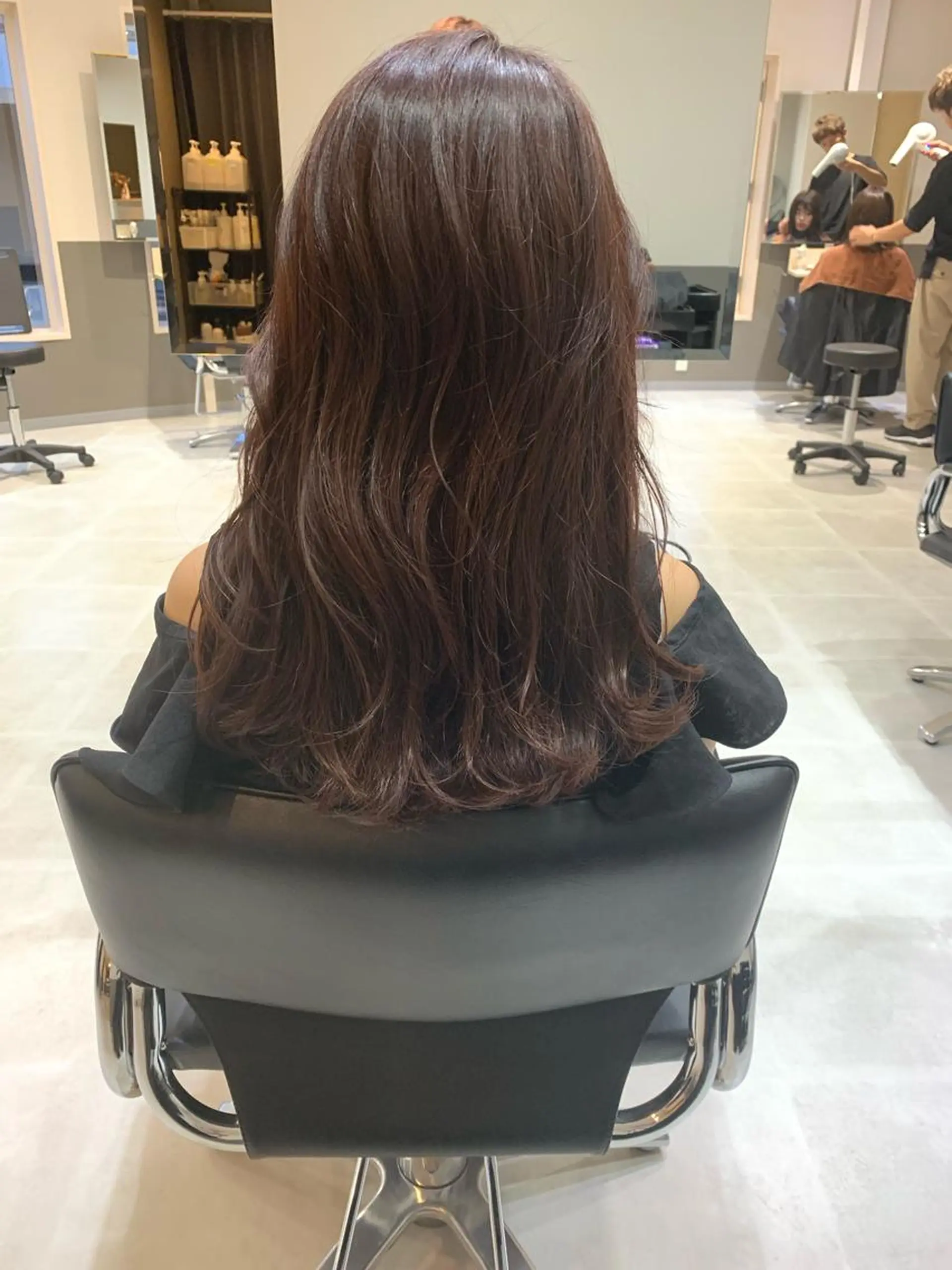 セミロング IT by ALBUM八王子店のヘアスタイル