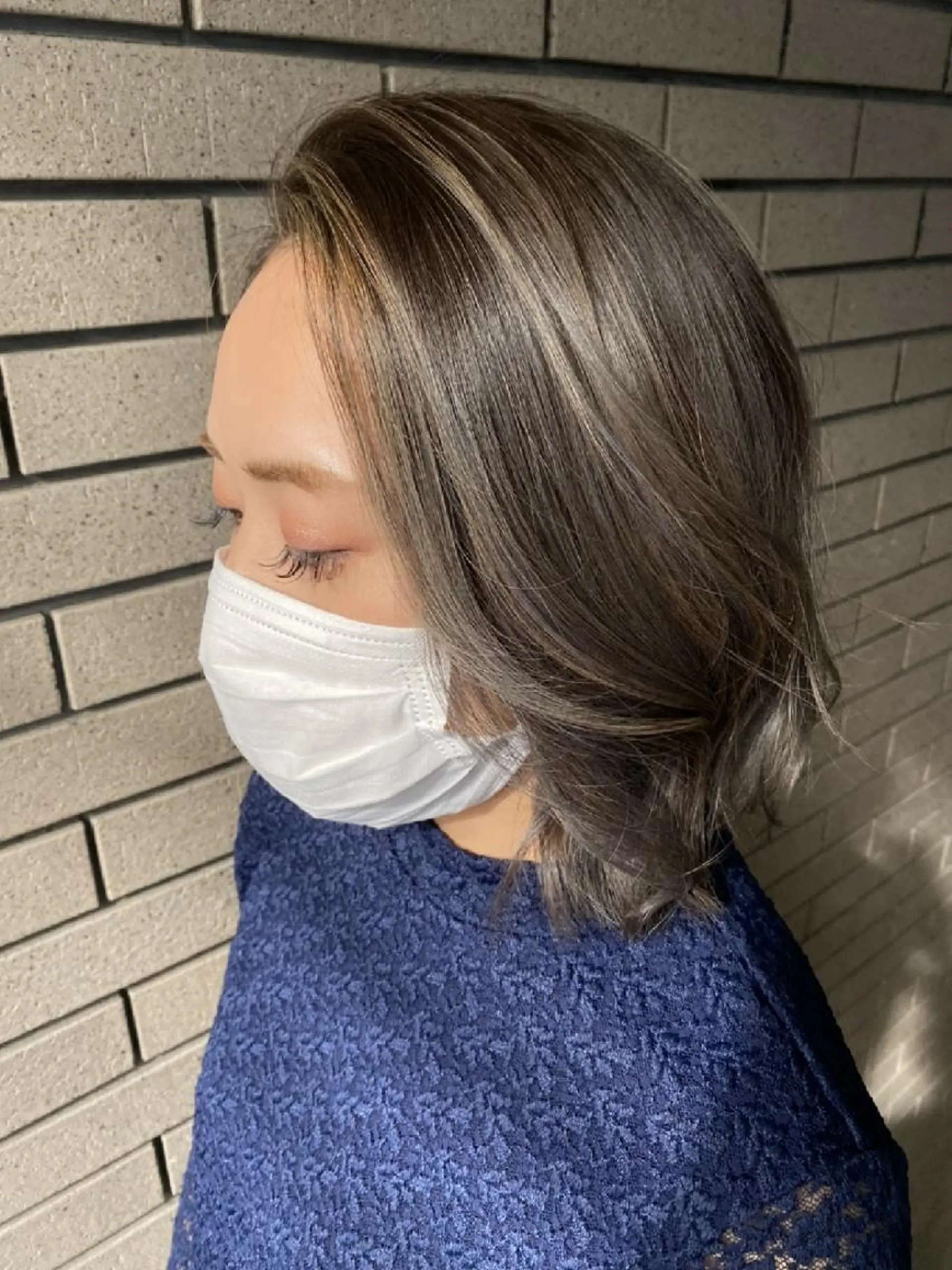 ミディアム ヘアアレンジ カラー アッシュ ハイライトカラー シルバー シルバーアッシュ ハイライト ナカシマ  アユミのヘアスタイル