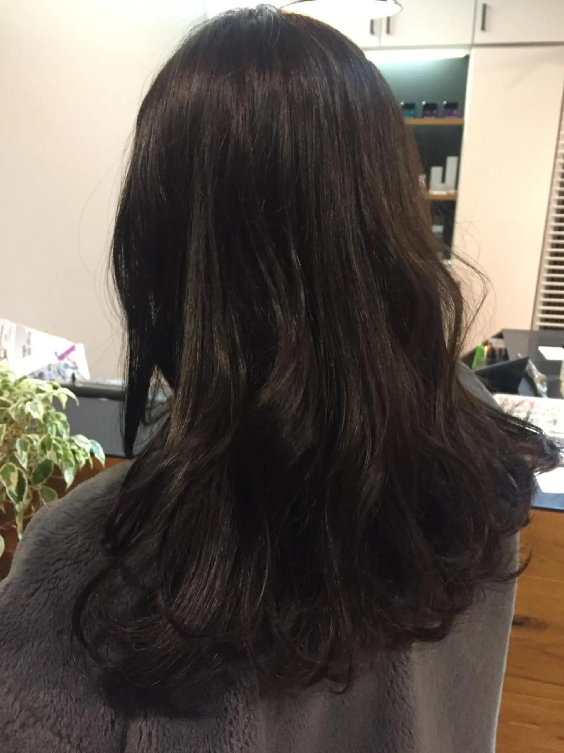 ロング カラー ツキダテ ユイのヘアスタイル