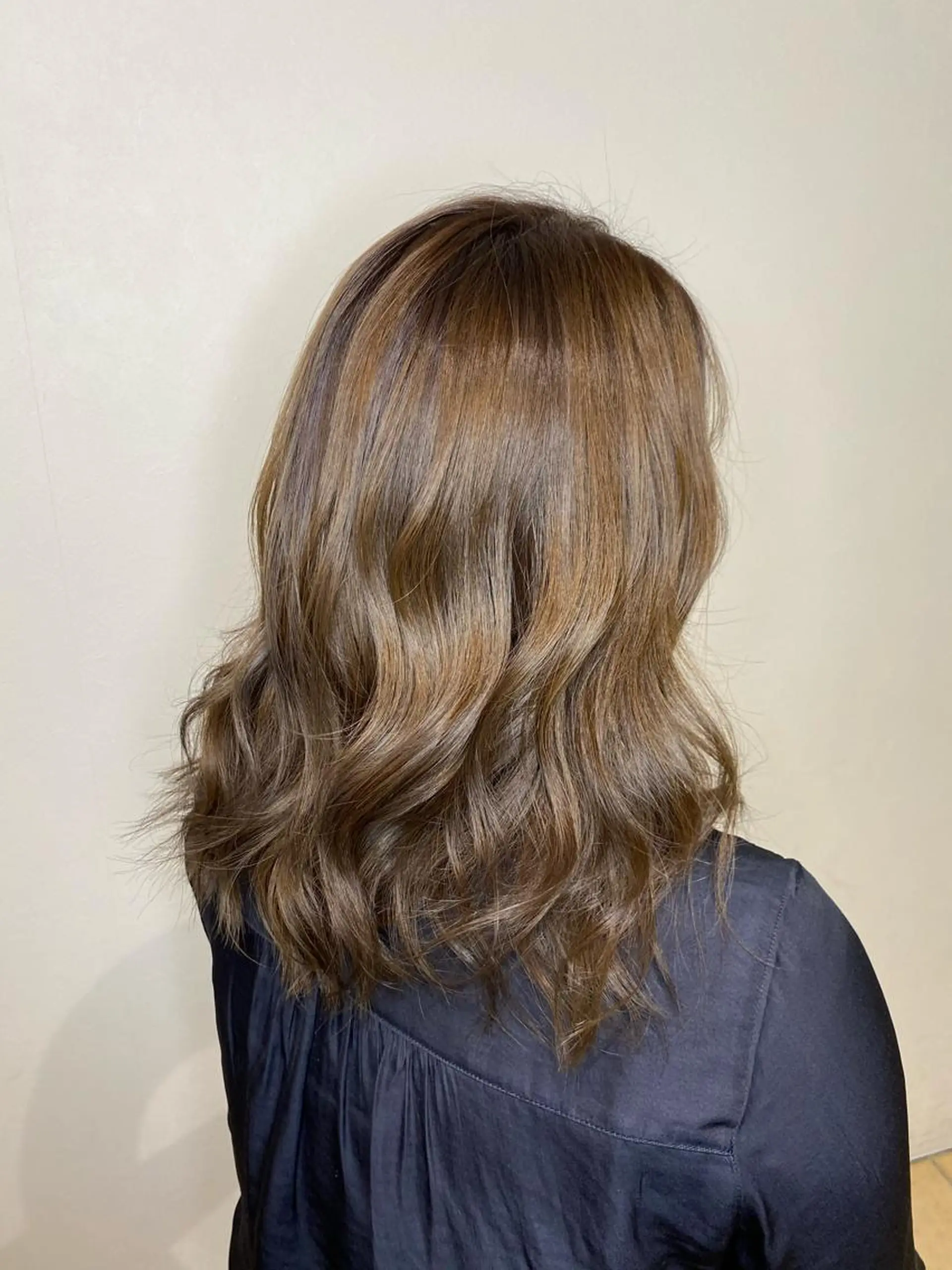 セミロング ハイライト 西岡 あつみ/ 堀江美容室のヘアスタイル