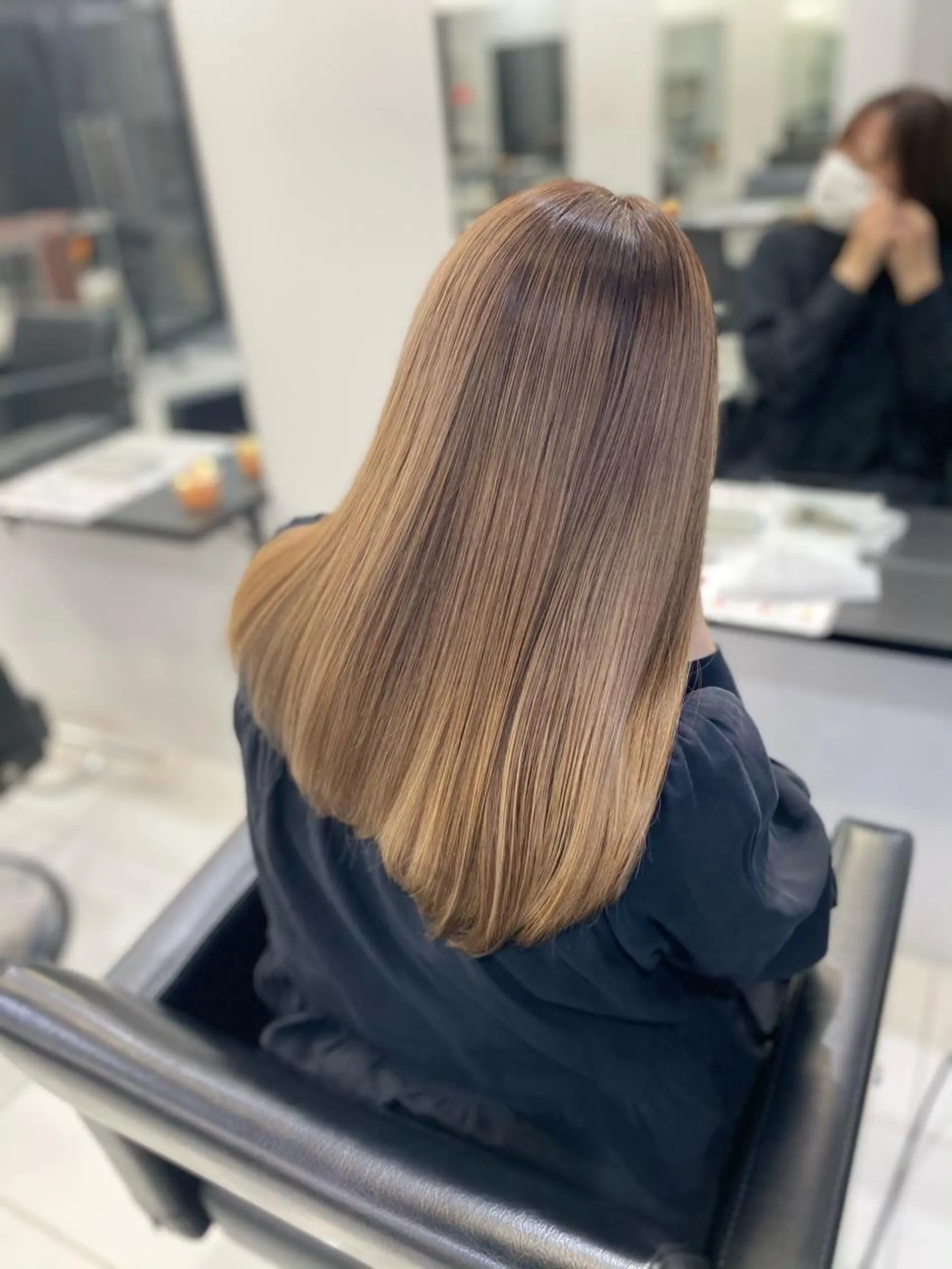 ロング カラー ベージュカラー ブロンド ブロンドベージュ opus 店長大和 レイヤー/赤み消しのヘアスタイル