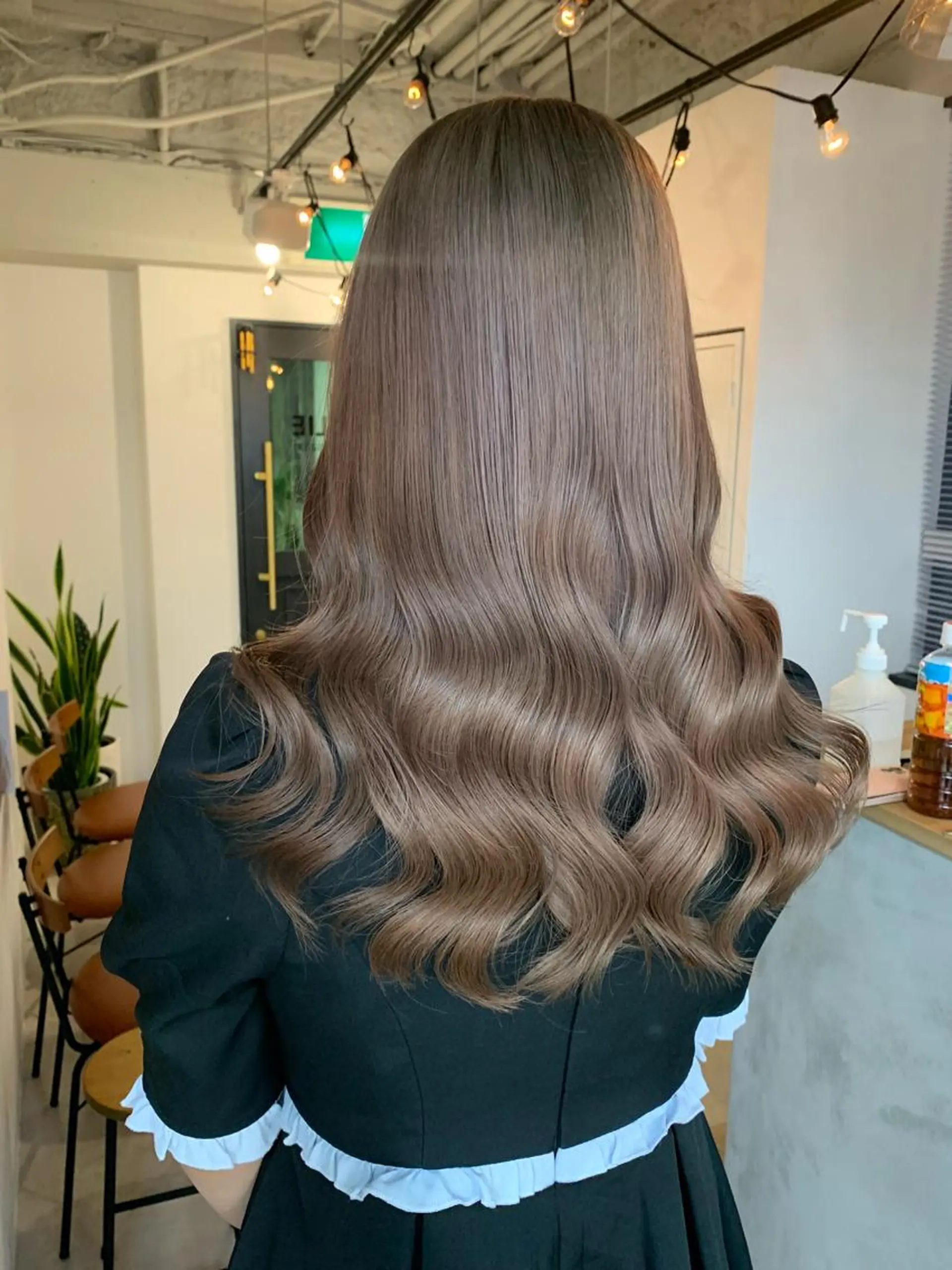 ロング カラー ベージュカラー ブリーチ ミルクティーベージュ カット ヘアカラー トリートメント FRAME+spa&hair roomなんば駅前店所属・🌸MAYU🌸 ハイトーン➕レイヤーのヘアスタイル