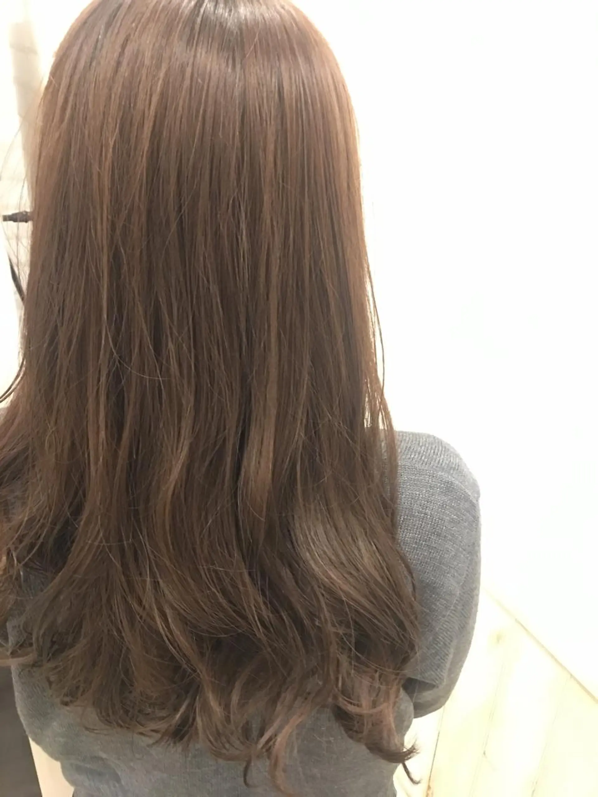 セミロング カラー アッシュ ブリーチ ブリーチなしカラー hair  design  ALBERO所属・日高 香織のヘアスタイル