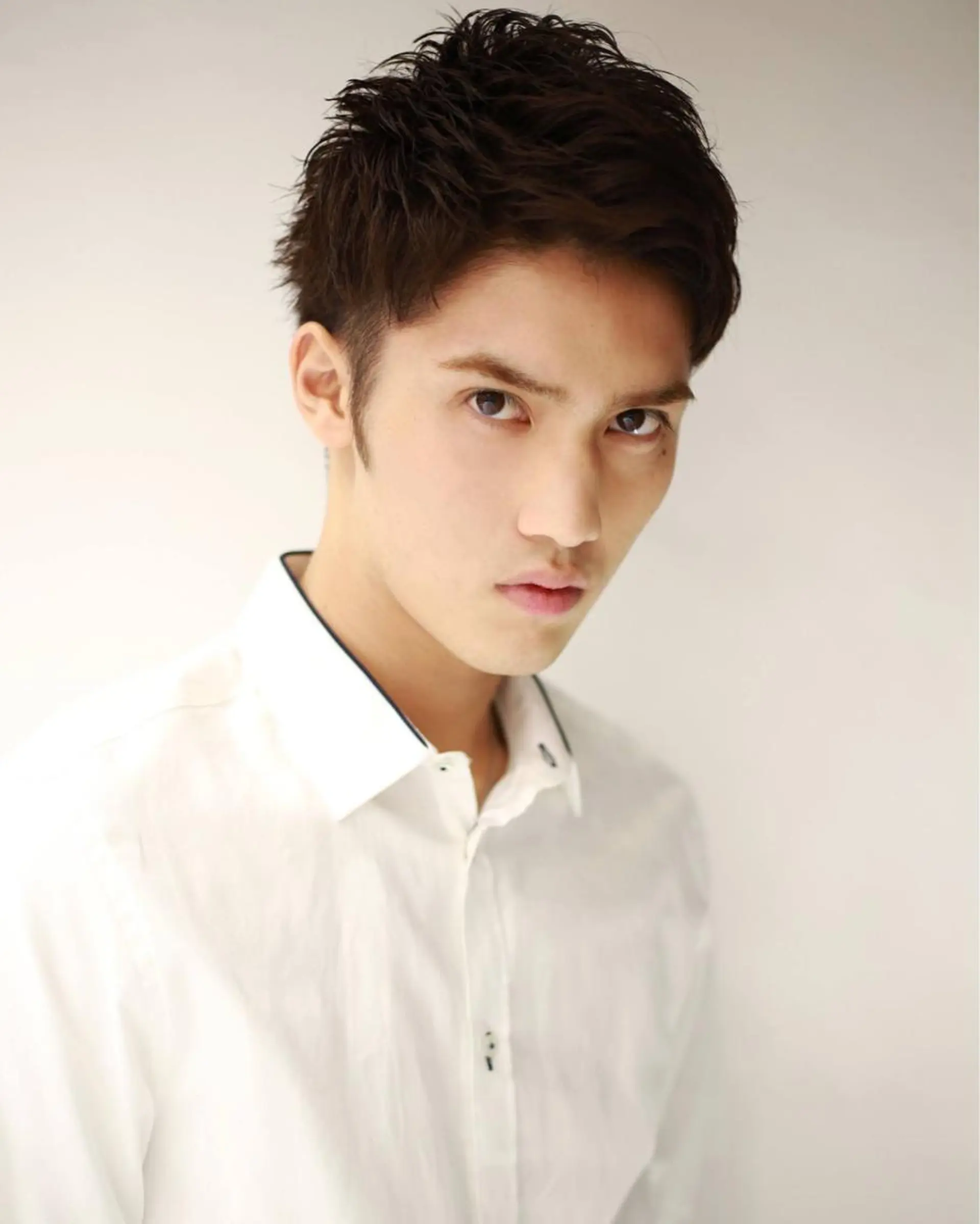 ショート カラー パーマ メンズ ツーブロック 刈り上げ ショートヘア Soleria /ソレリア所属・メンズカットのプロ 田中慎一のヘアスタイル