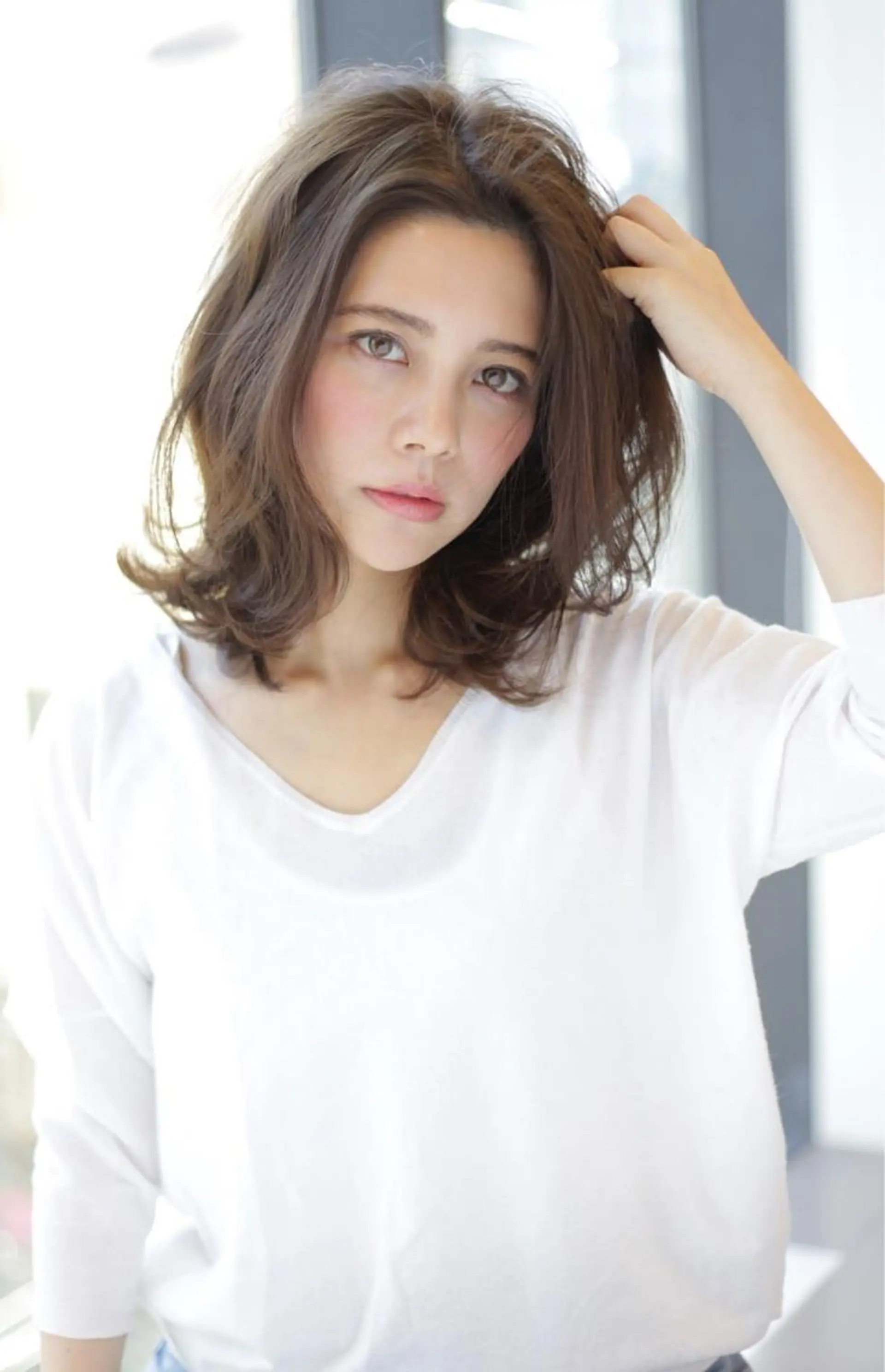 ミディアム neolive emのヘアスタイル