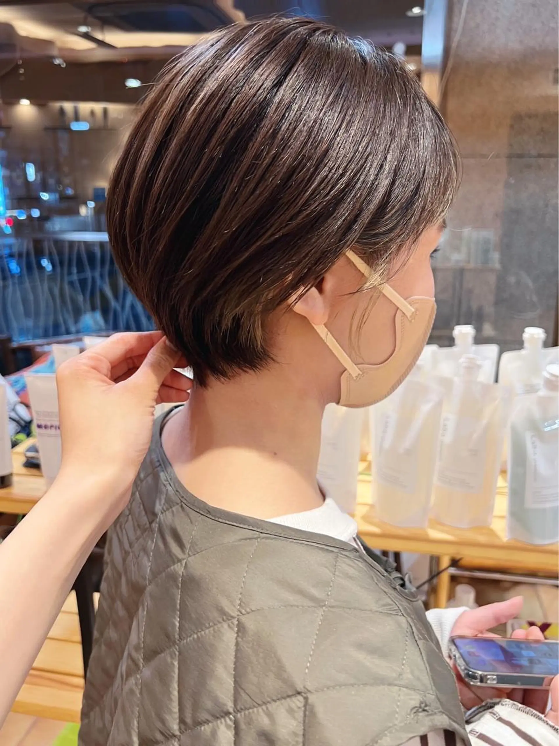 ショート カラー morio from london所属・松岡彩華 ボブ /グレージュのヘアスタイル