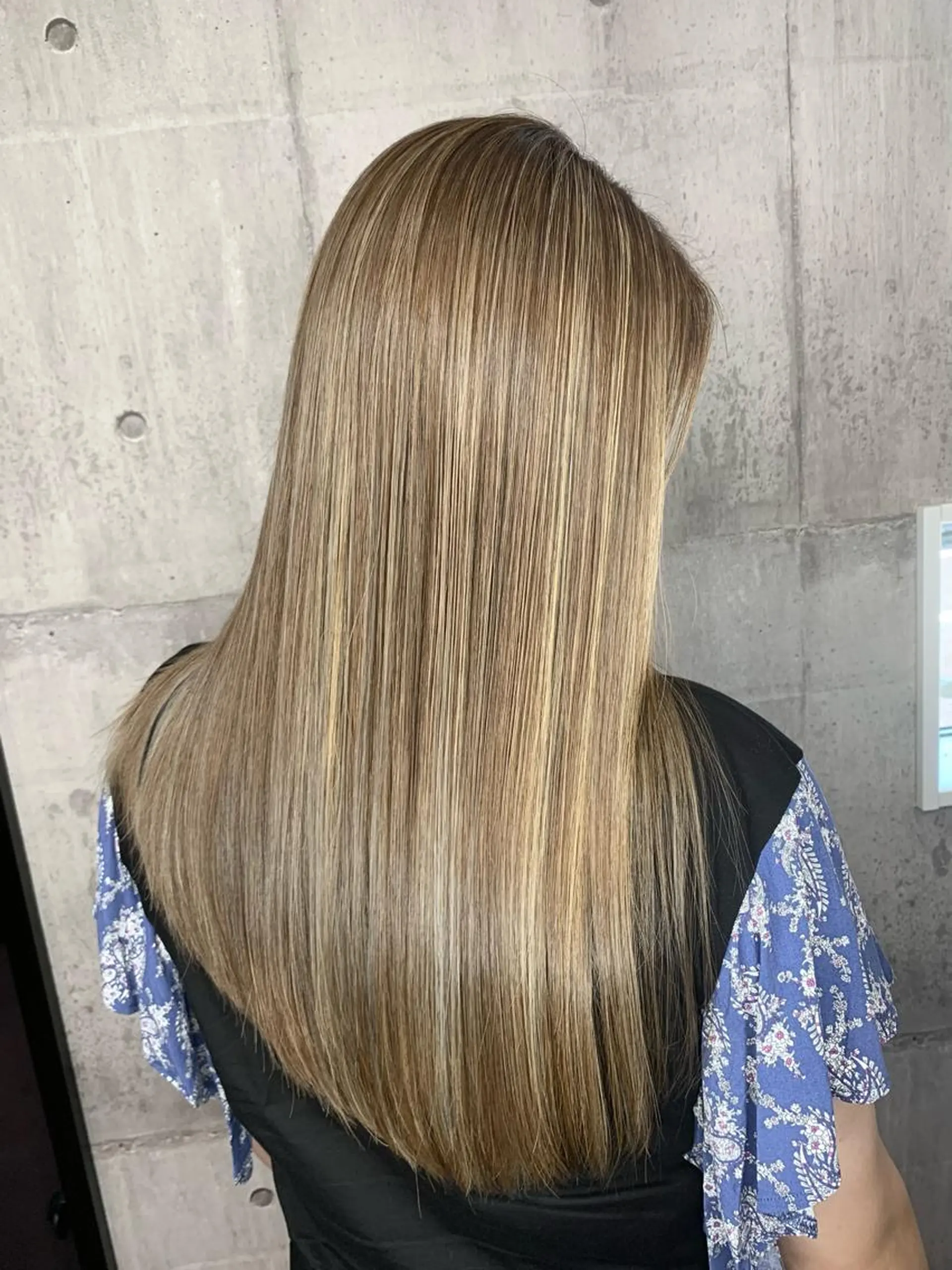 ロング カット ヘアカラー Welila by haku所属・Yuuki ウェリラバイハクのヘアスタイル