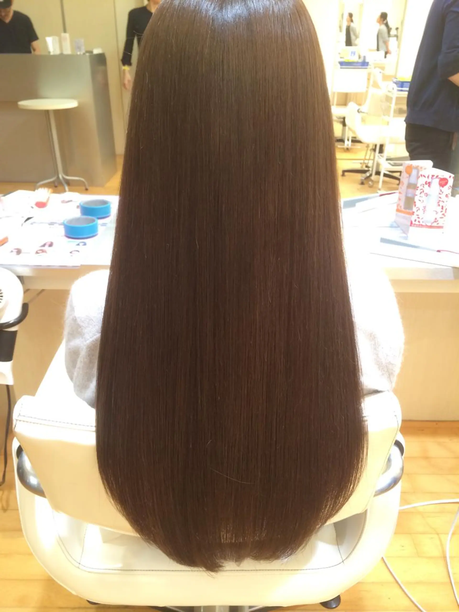 セミロング ロング カラー アッシュ ベージュカラー イルミナカラー ロング ReMix 新宿店所属・タジマ ヤスヒサのヘアスタイル