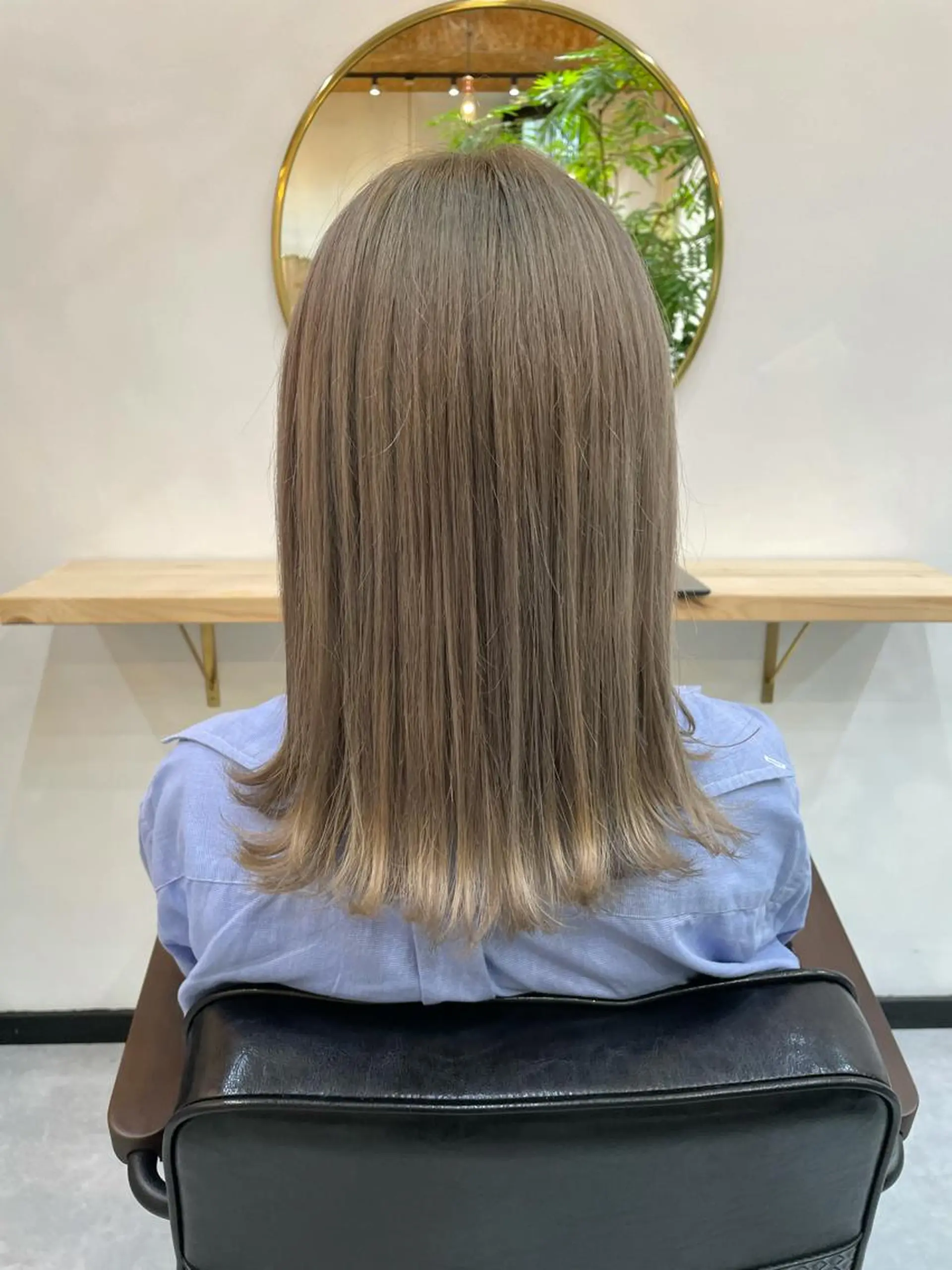 ミディアム カラー 高梨 菜々のヘアスタイル