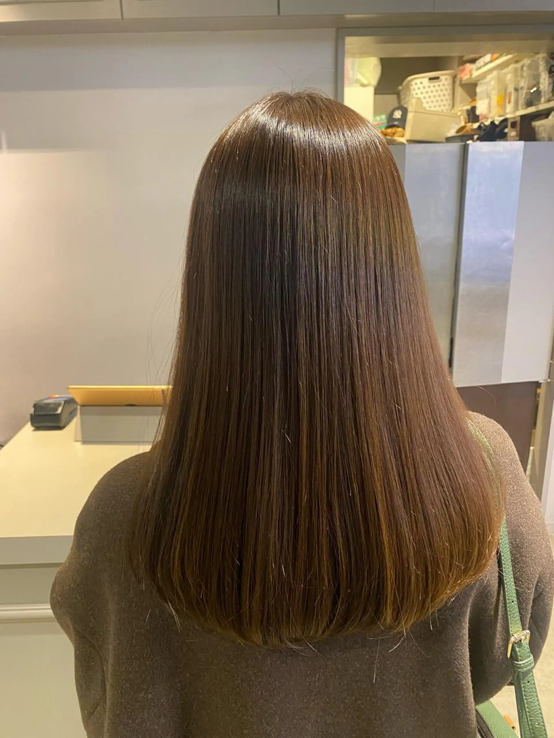 ミディアム カラー パーマ ヘアアレンジ メンズ キッズ ネイル マツエク・マツパ カット ヘアカラー トリートメント ヘッドスパ 韓国/トレンド レイヤー【101】のヘアスタイル