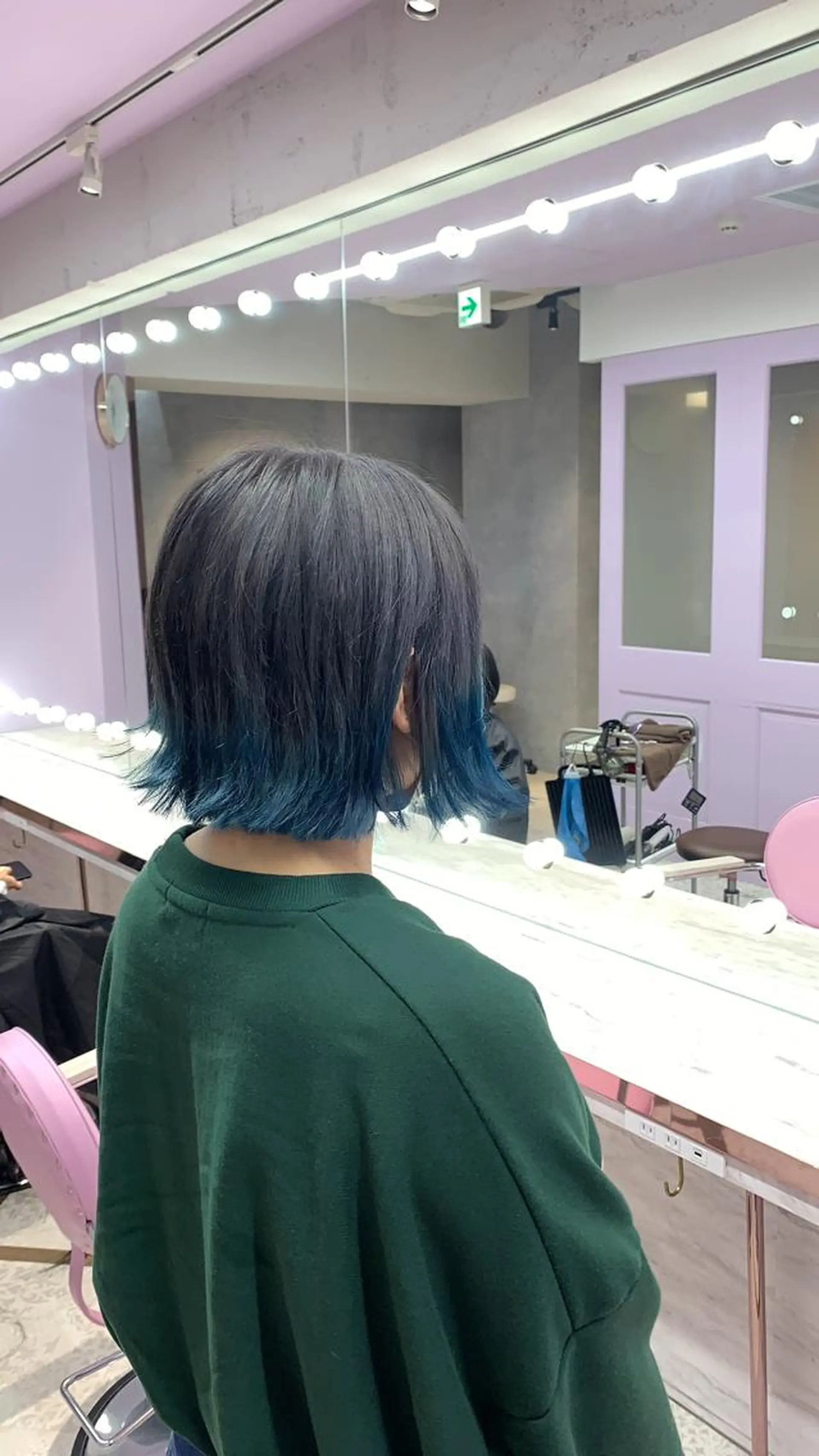 ショート ヘアカラー トリートメント L STUDIO心斎橋店所属・派手髪支持率No1 Eisukeのヘアスタイル